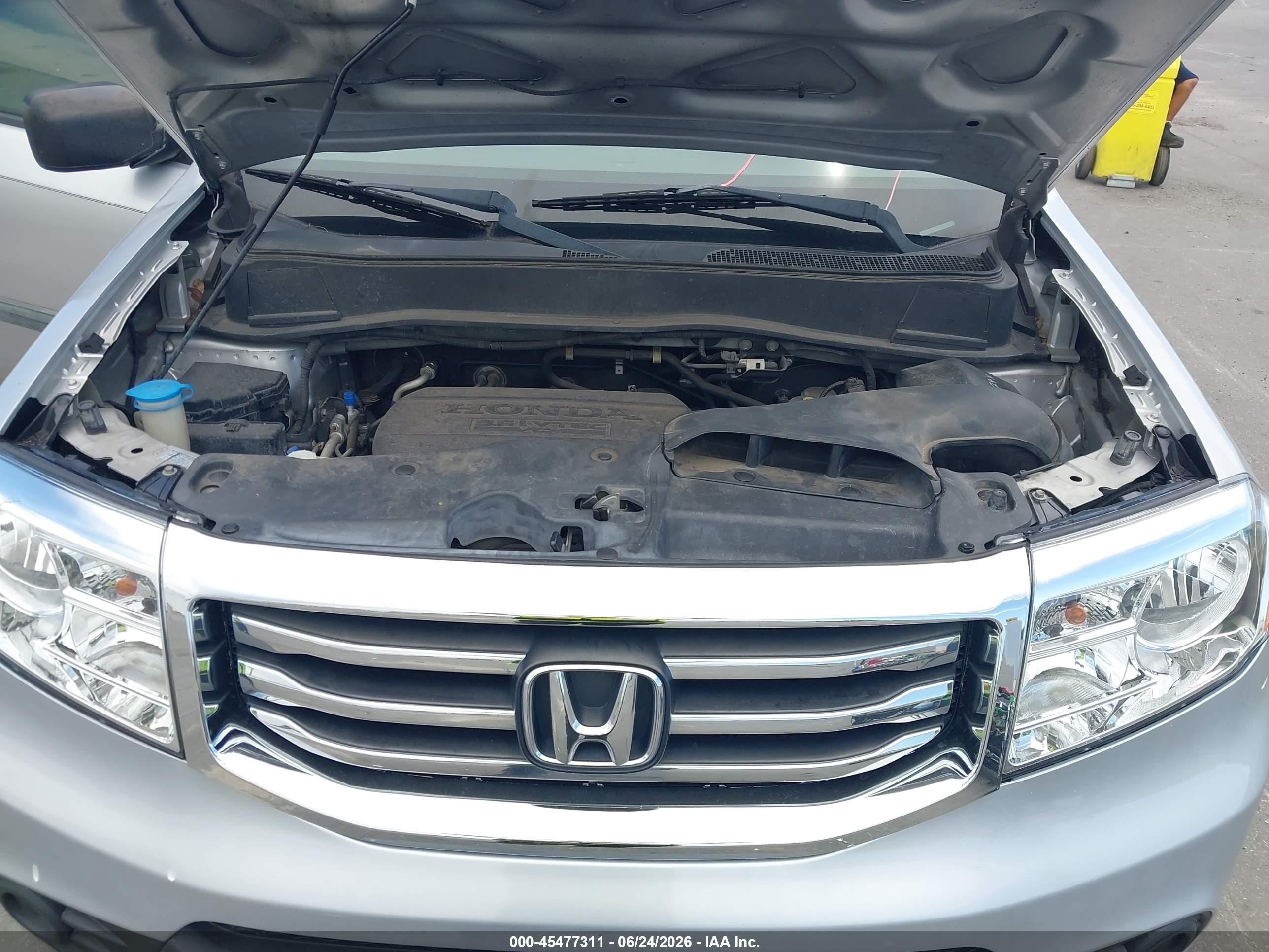 2014 Honda Pilot Lx Silver vin: 5FNYF3H24EB011312