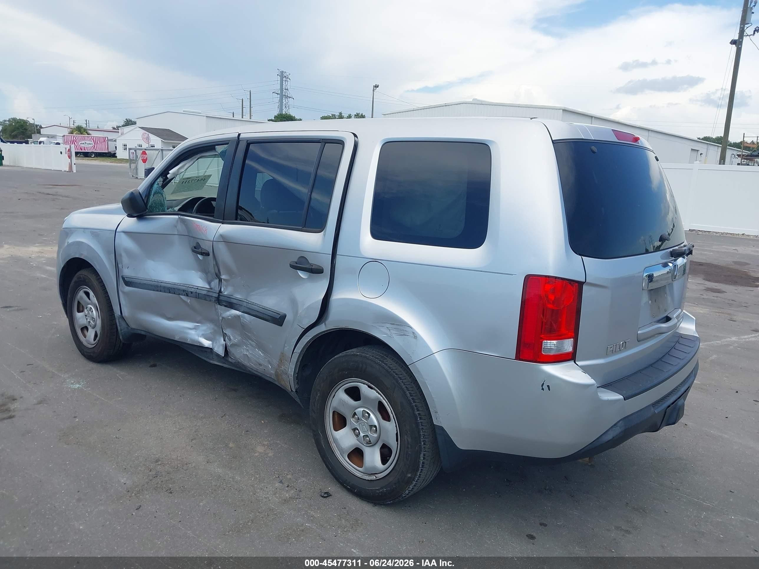 2014 Honda Pilot Lx Silver vin: 5FNYF3H24EB011312