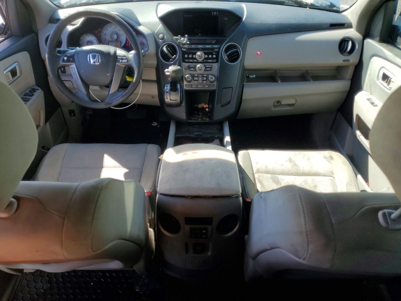 2014 Honda Pilot Lx Silver vin: 5FNYF3H24EB014422