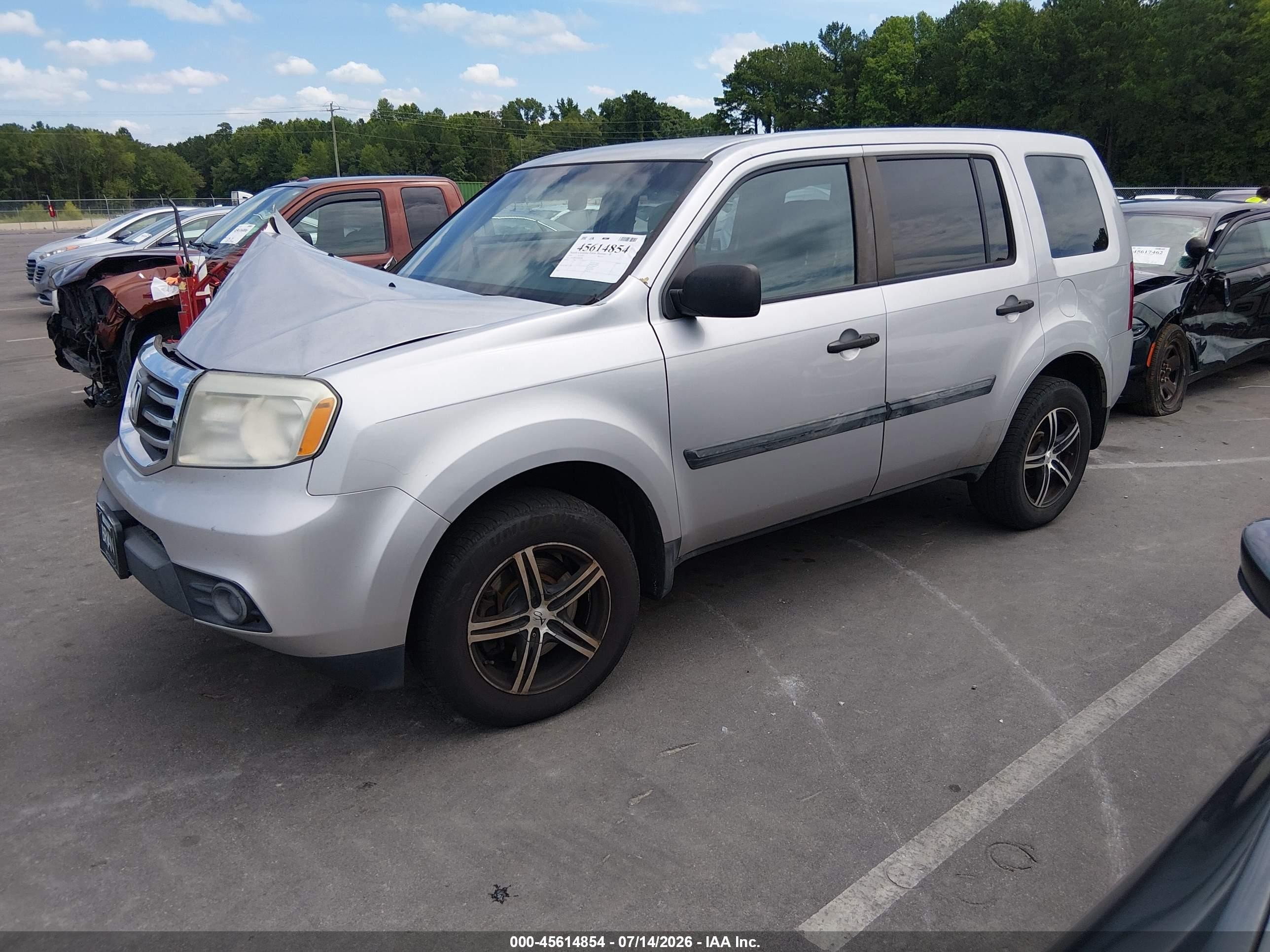 2014 Honda Pilot Lx Silver vin: 5FNYF3H24EB019765