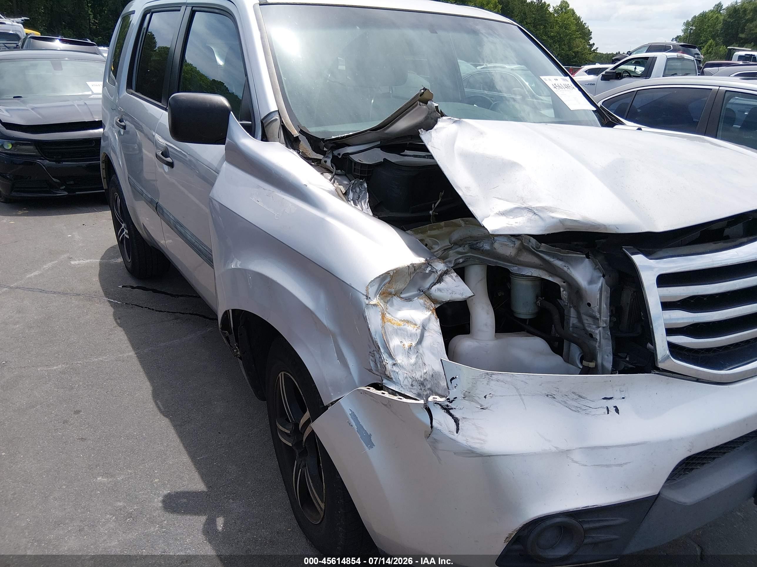 2014 Honda Pilot Lx Silver vin: 5FNYF3H24EB019765