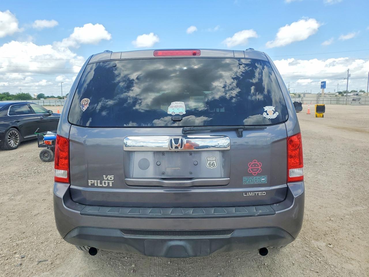2015 Honda Pilot Lx Gray vin: 5FNYF3H24FB021632