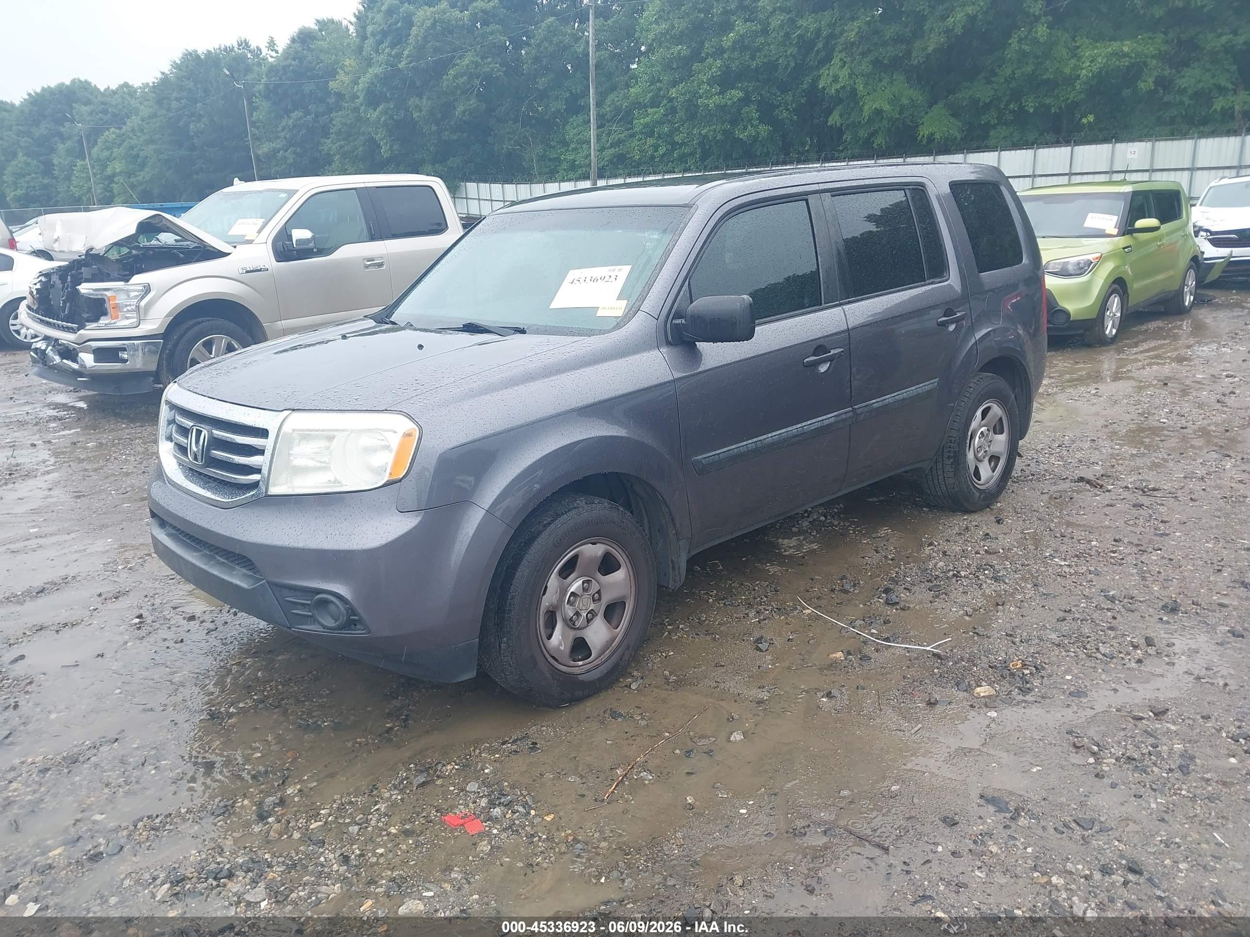 2015 Honda Pilot Lx Gray vin: 5FNYF3H24FB023705