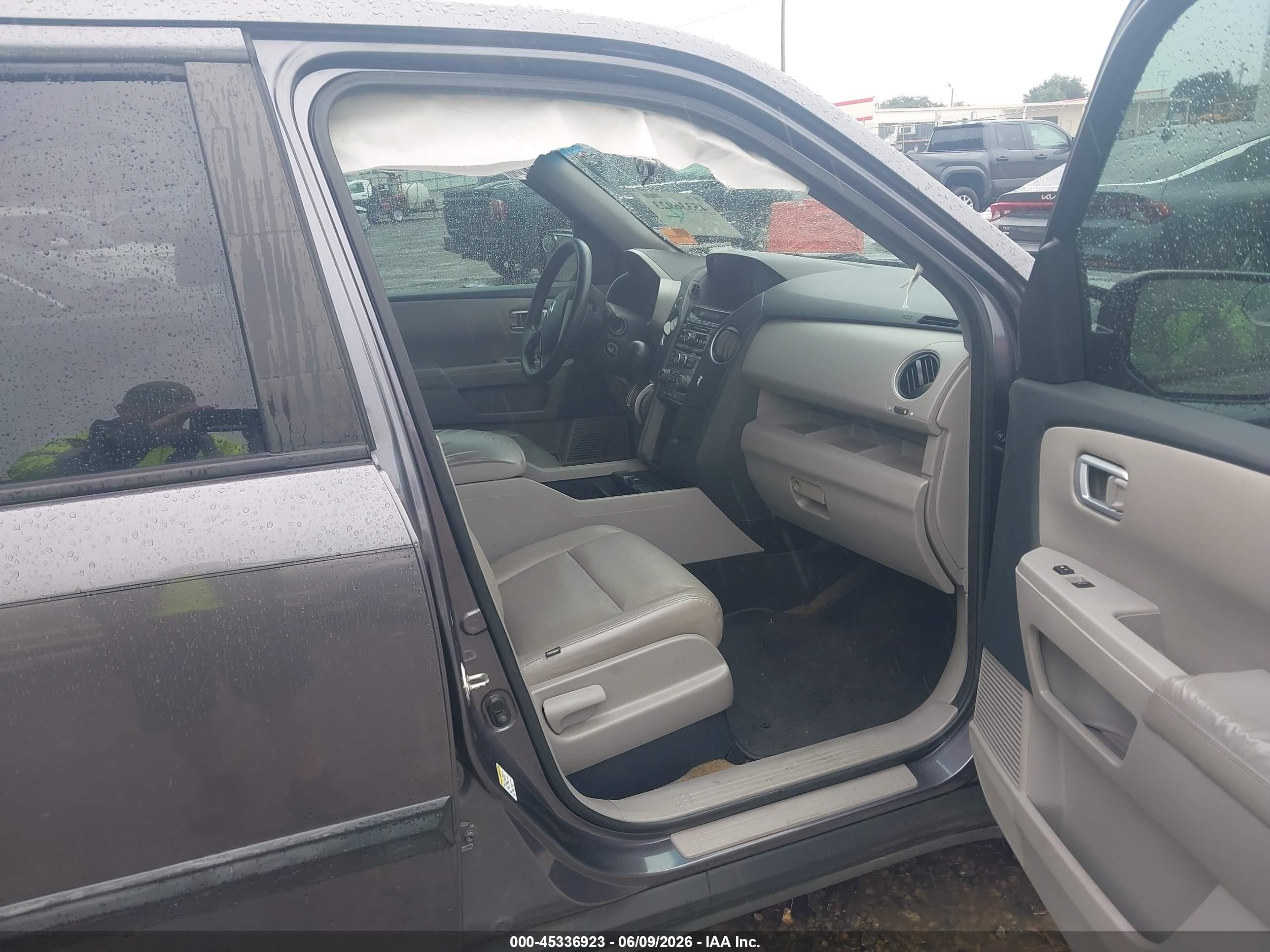 2015 Honda Pilot Lx Gray vin: 5FNYF3H24FB023705