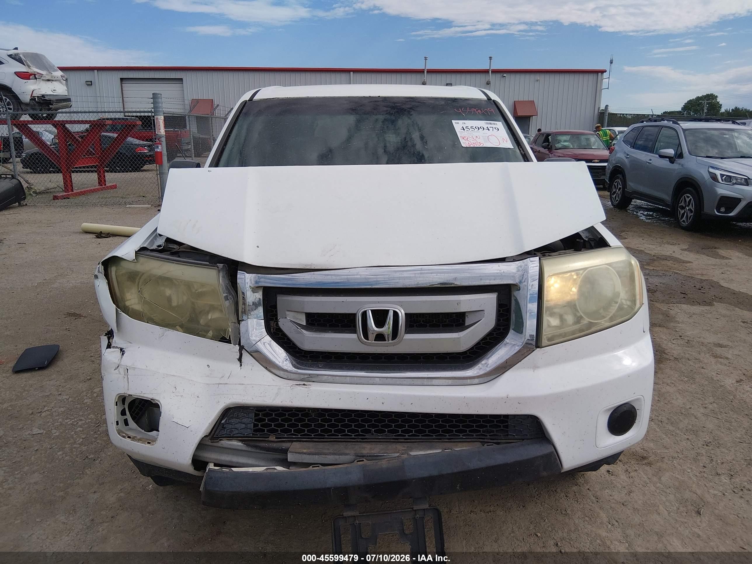 2010 Honda Pilot Lx White vin: 5FNYF3H25AB010793
