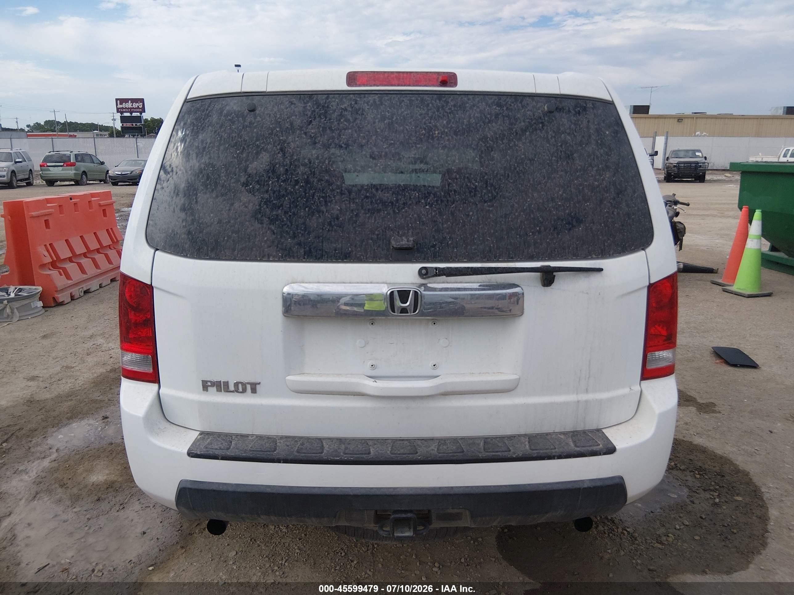 2010 Honda Pilot Lx White vin: 5FNYF3H25AB010793