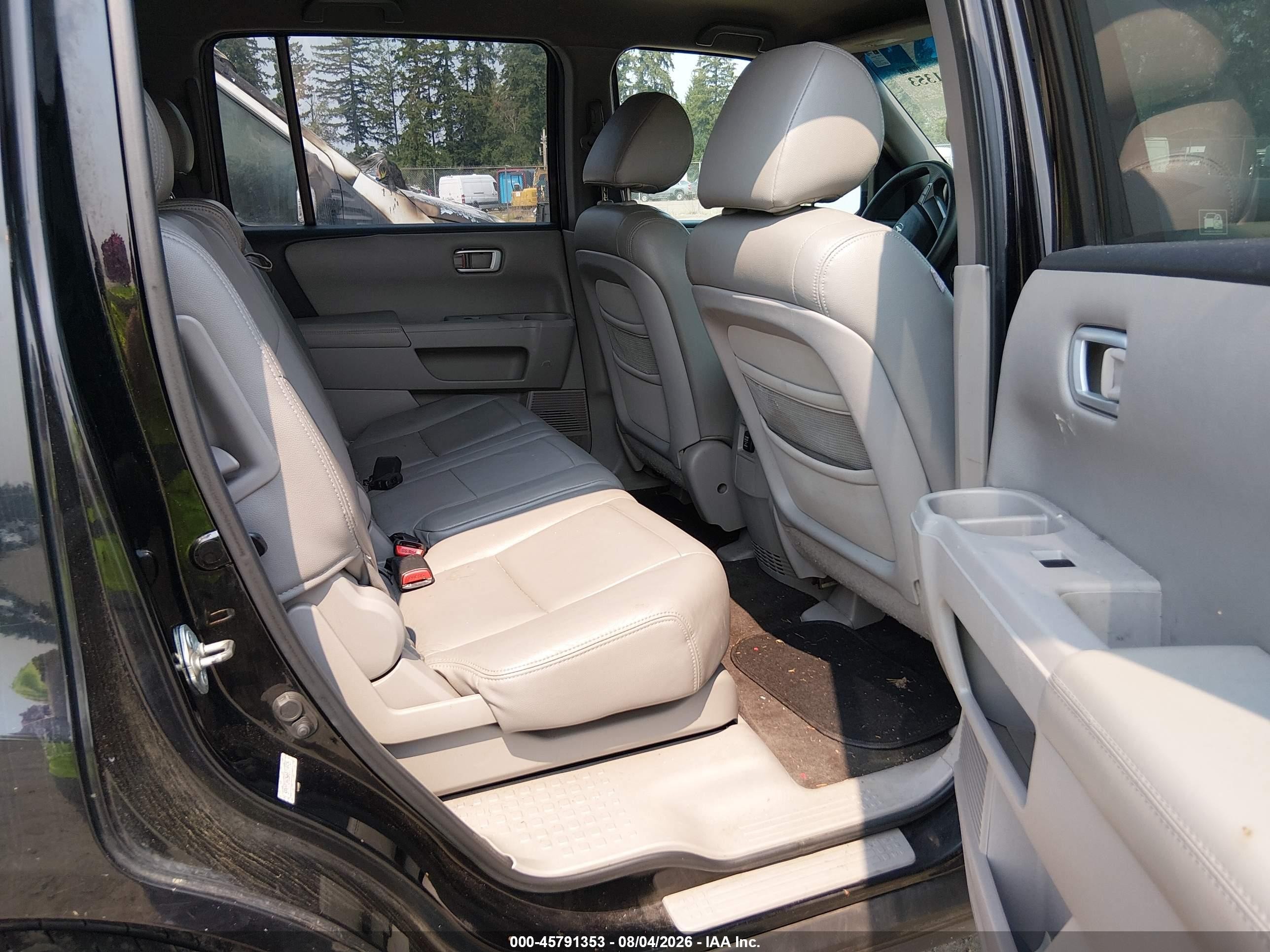 2010 Honda Pilot Lx Black vin: 5FNYF3H25AB014925
