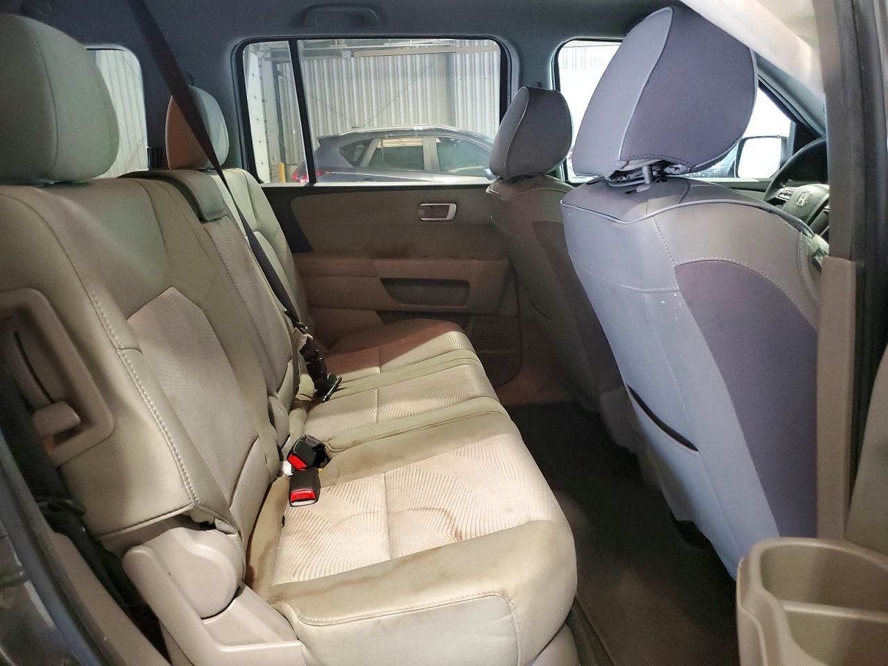 2013 Honda Pilot Lx Gray vin: 5FNYF3H25DB002021