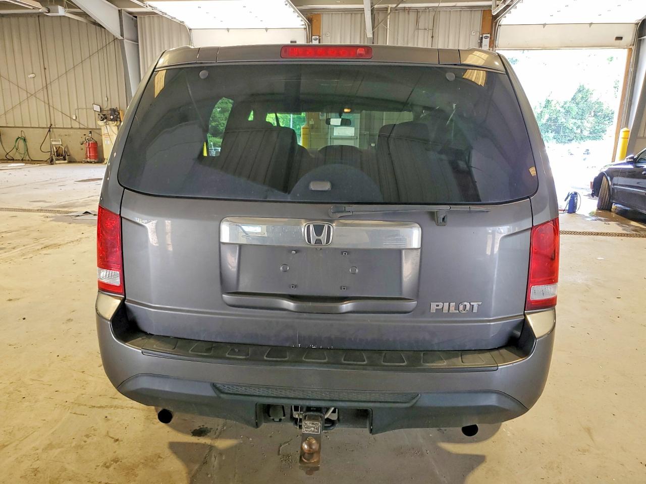 2013 Honda Pilot Lx Gray vin: 5FNYF3H25DB002021