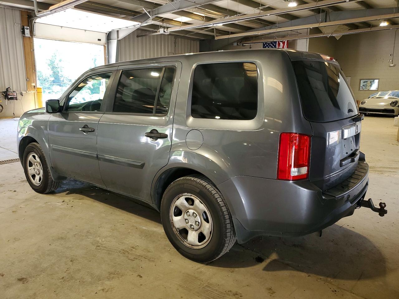 2013 Honda Pilot Lx Gray vin: 5FNYF3H25DB002021