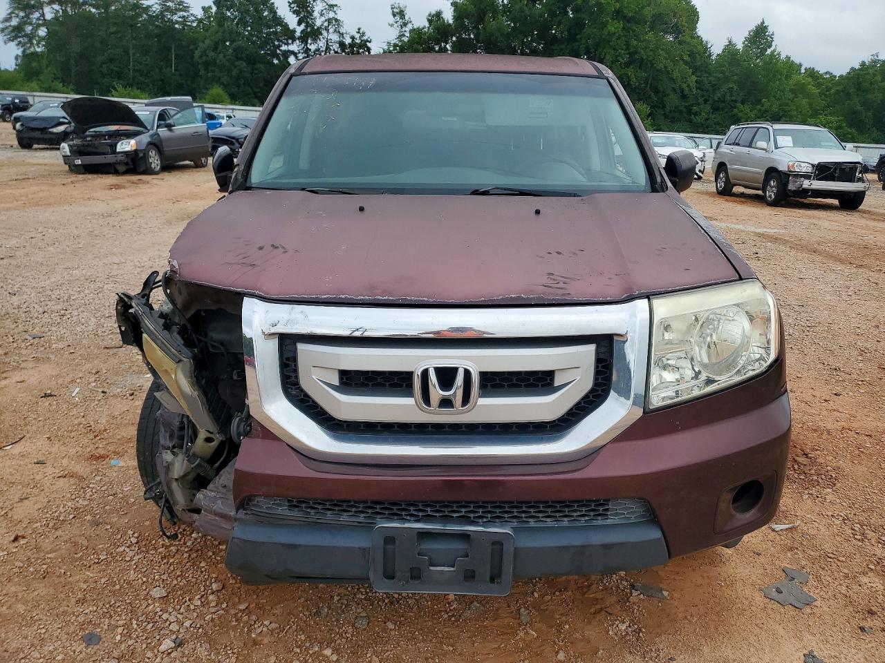 2011 Honda Pilot Lx Burgundy vin: 5FNYF3H26BB034151