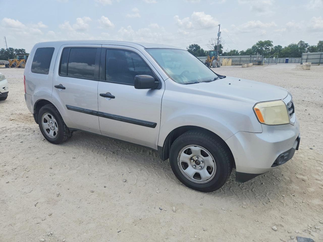 2014 Honda Pilot Lx Silver vin: 5FNYF3H26EB011988
