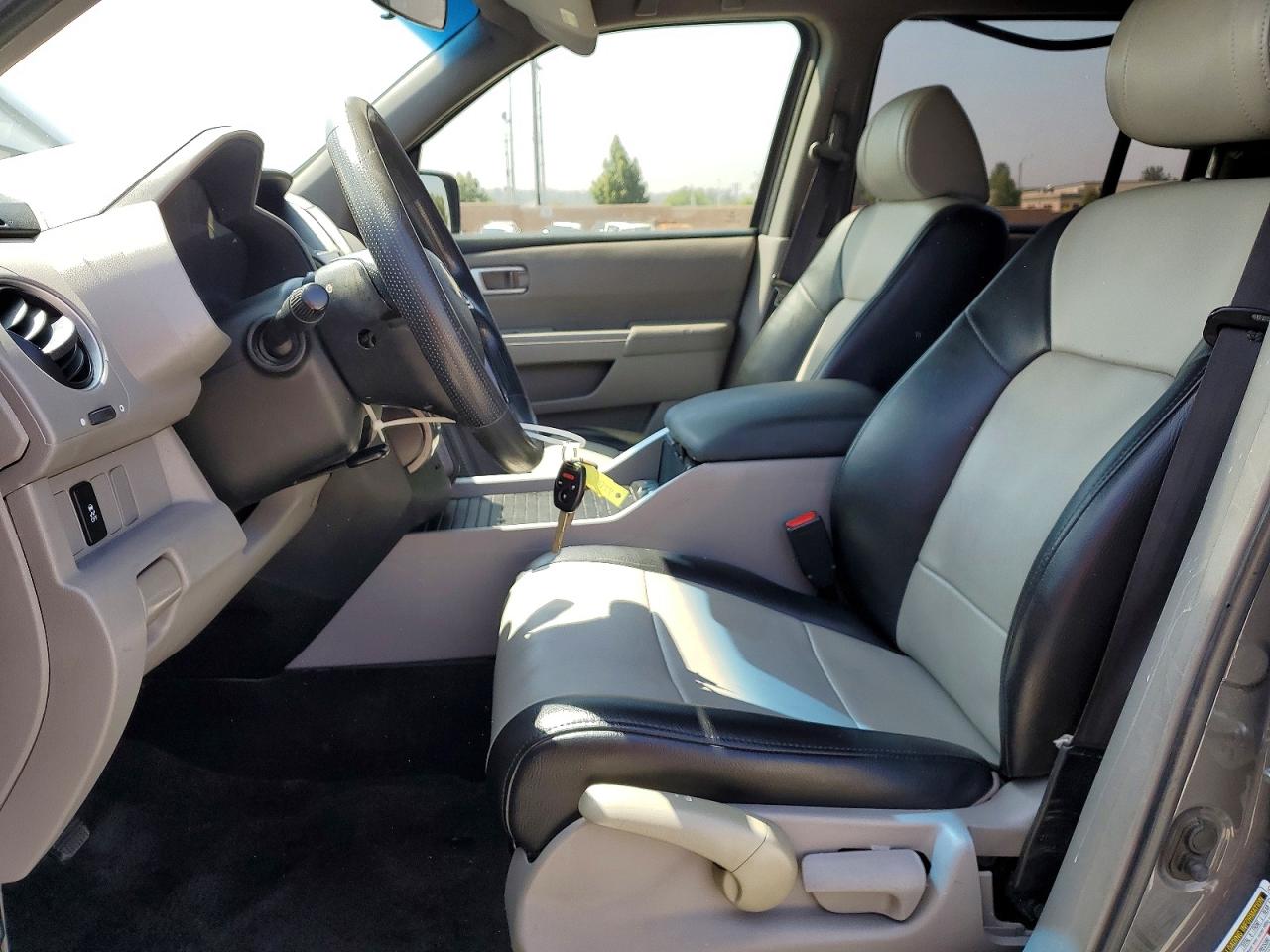 2012 Honda Pilot Lx Charcoal vin: 5FNYF3H27CB032894