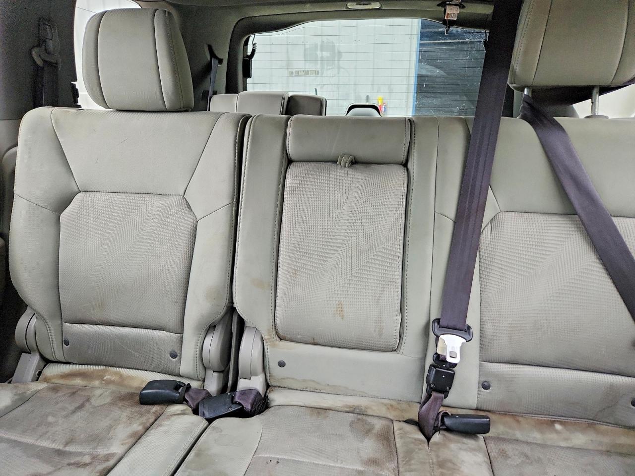2015 Honda Pilot Lx Gray vin: 5FNYF3H27FB021656