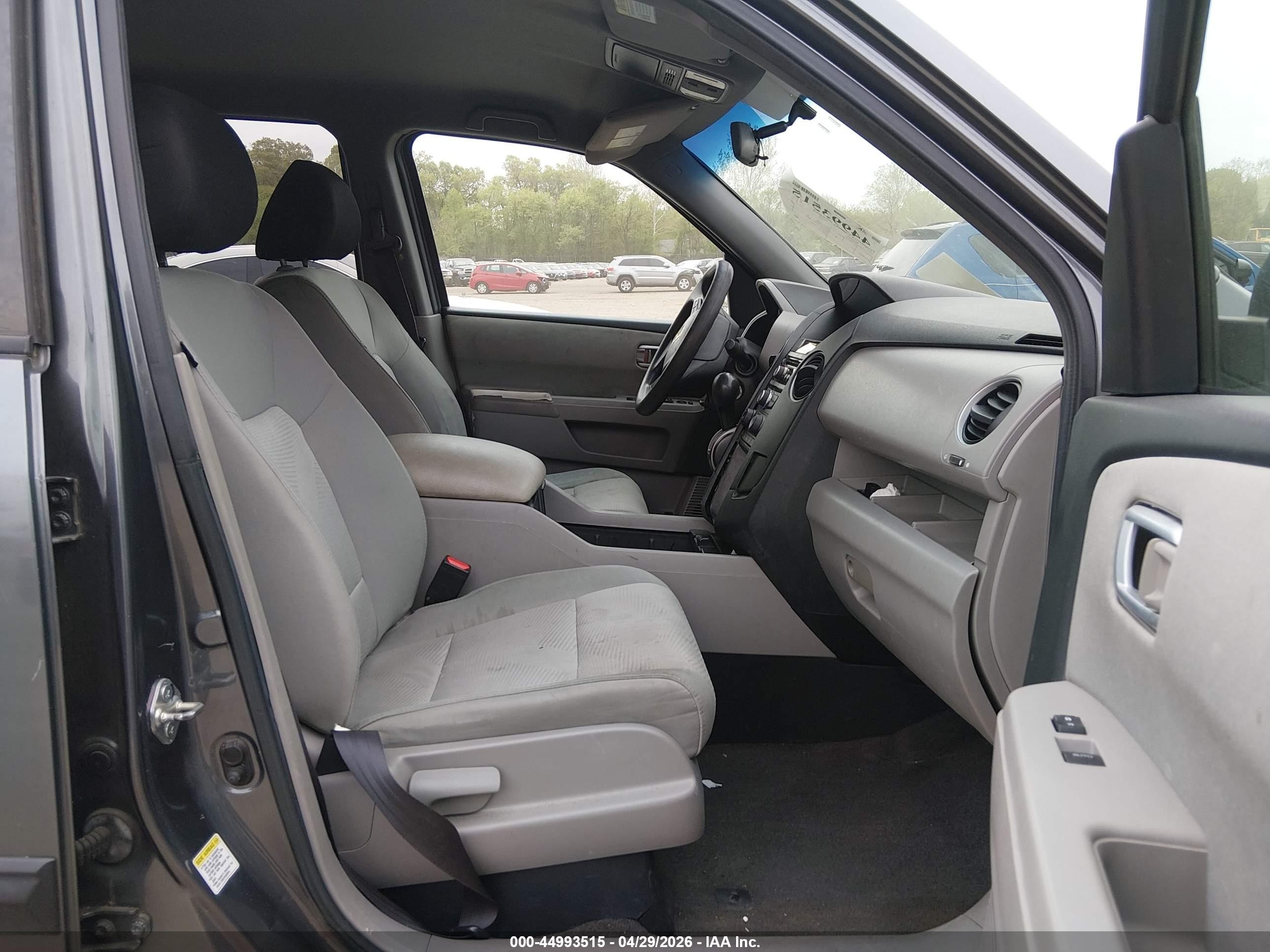 2013 Honda Pilot Lx Серый vin: 5FNYF3H28DB006516