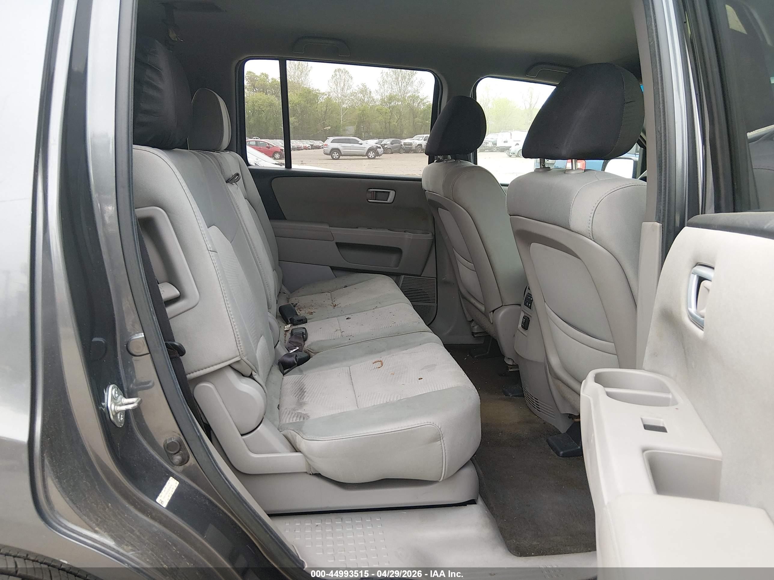 2013 Honda Pilot Lx Серый vin: 5FNYF3H28DB006516