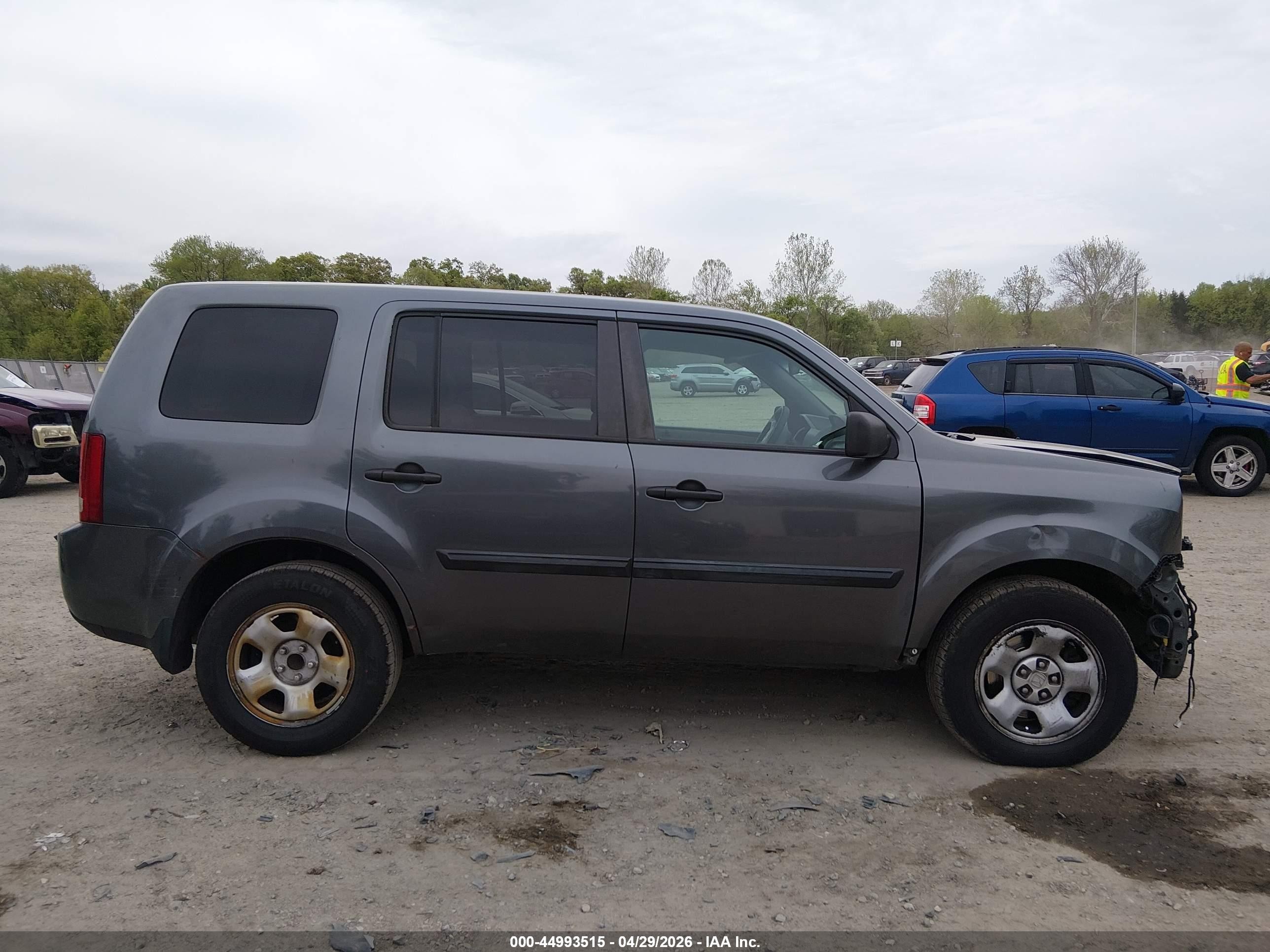 2013 Honda Pilot Lx Серый vin: 5FNYF3H28DB006516
