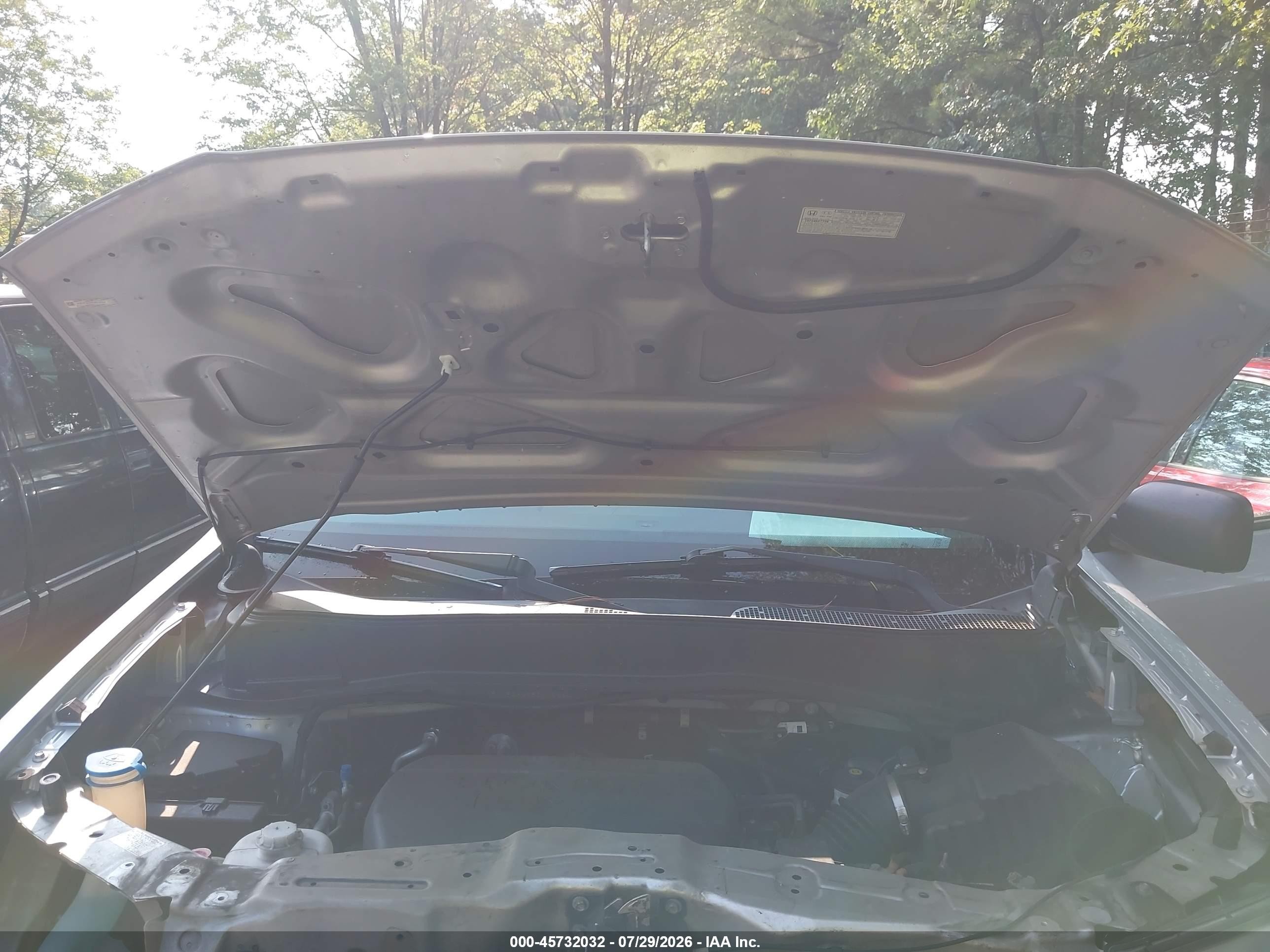 2015 Honda Pilot Lx Silver vin: 5FNYF3H28FB018264
