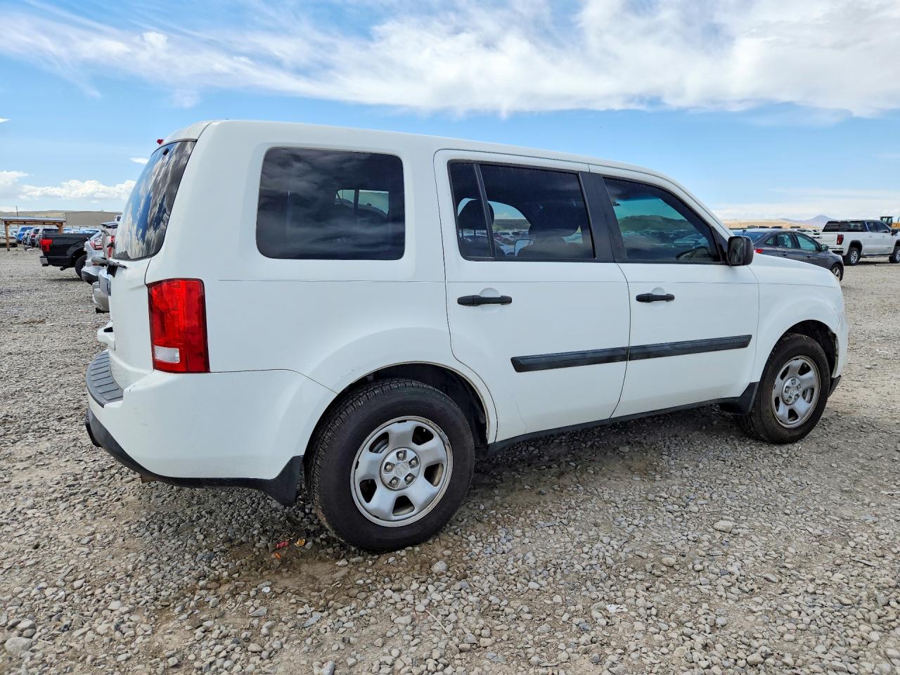 2015 Honda Pilot Lx White vin: 5FNYF3H28FB020855