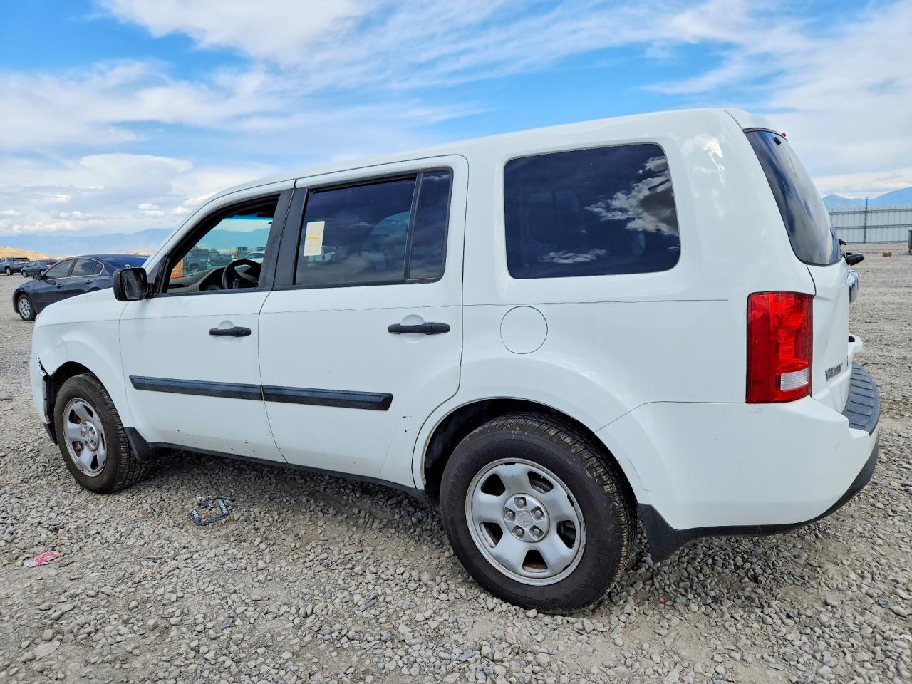 2015 Honda Pilot Lx White vin: 5FNYF3H28FB020855