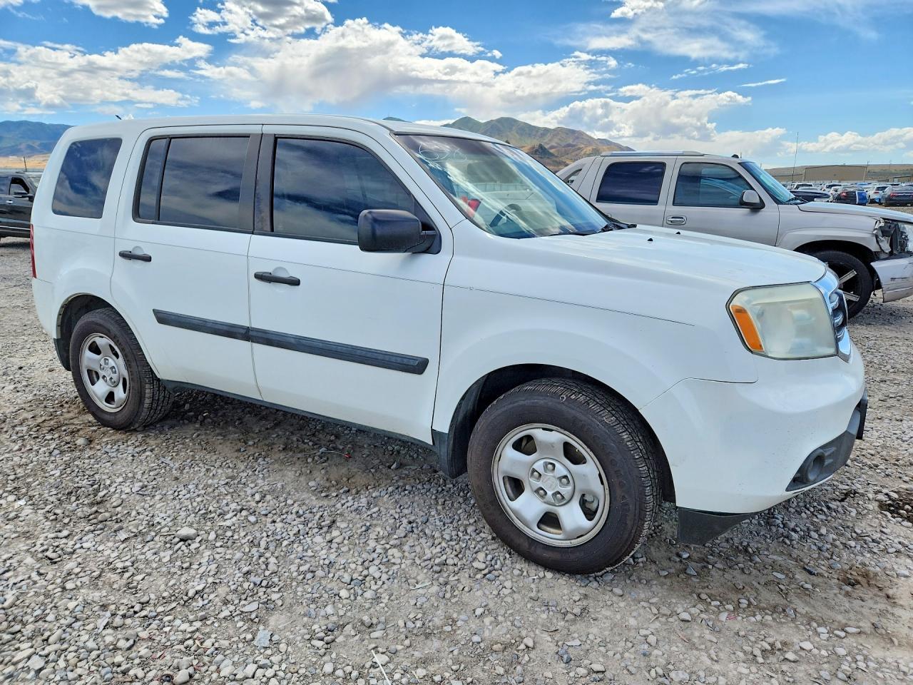 2015 Honda Pilot Lx White vin: 5FNYF3H28FB020855