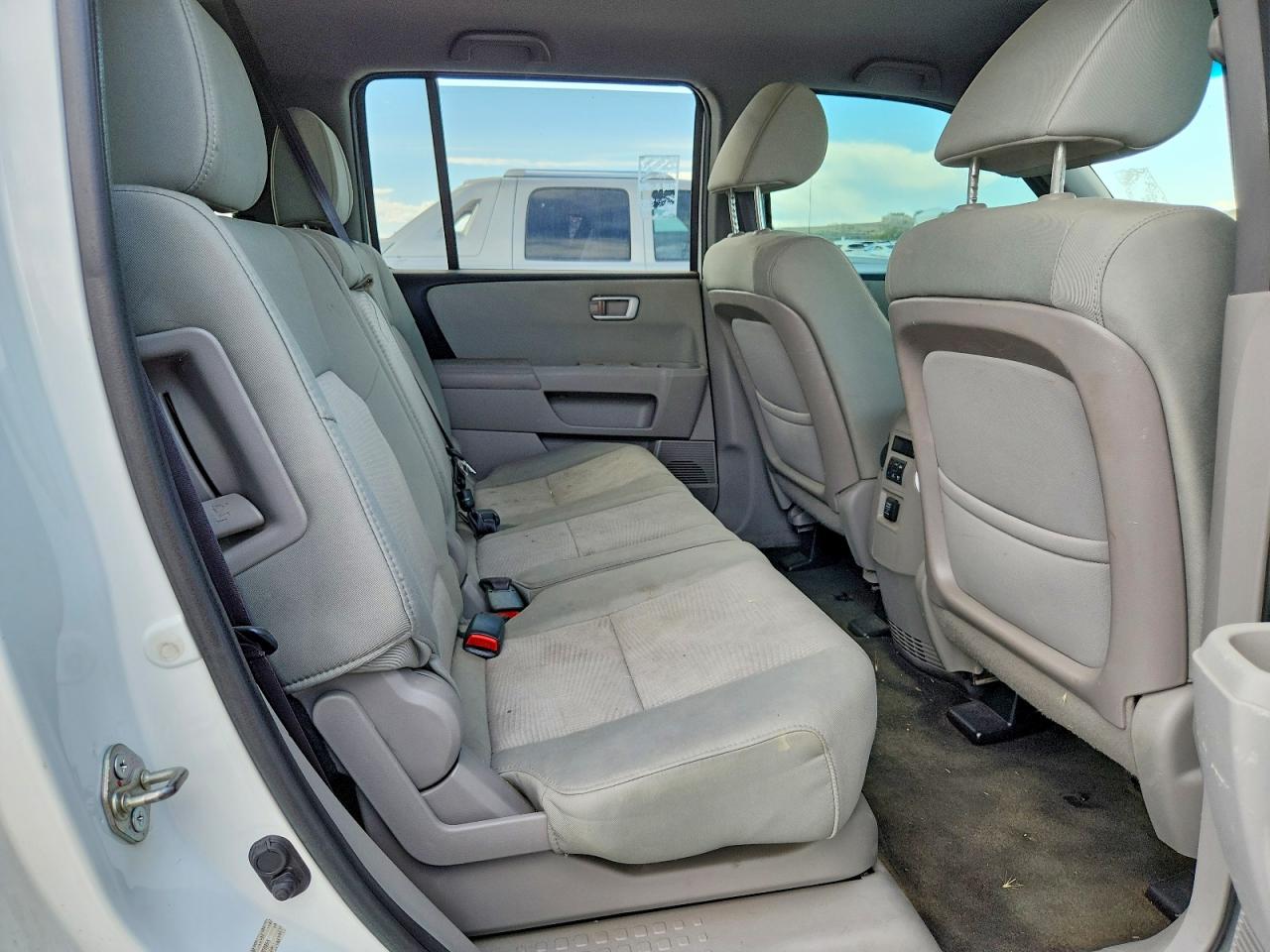 2015 Honda Pilot Lx White vin: 5FNYF3H28FB020855