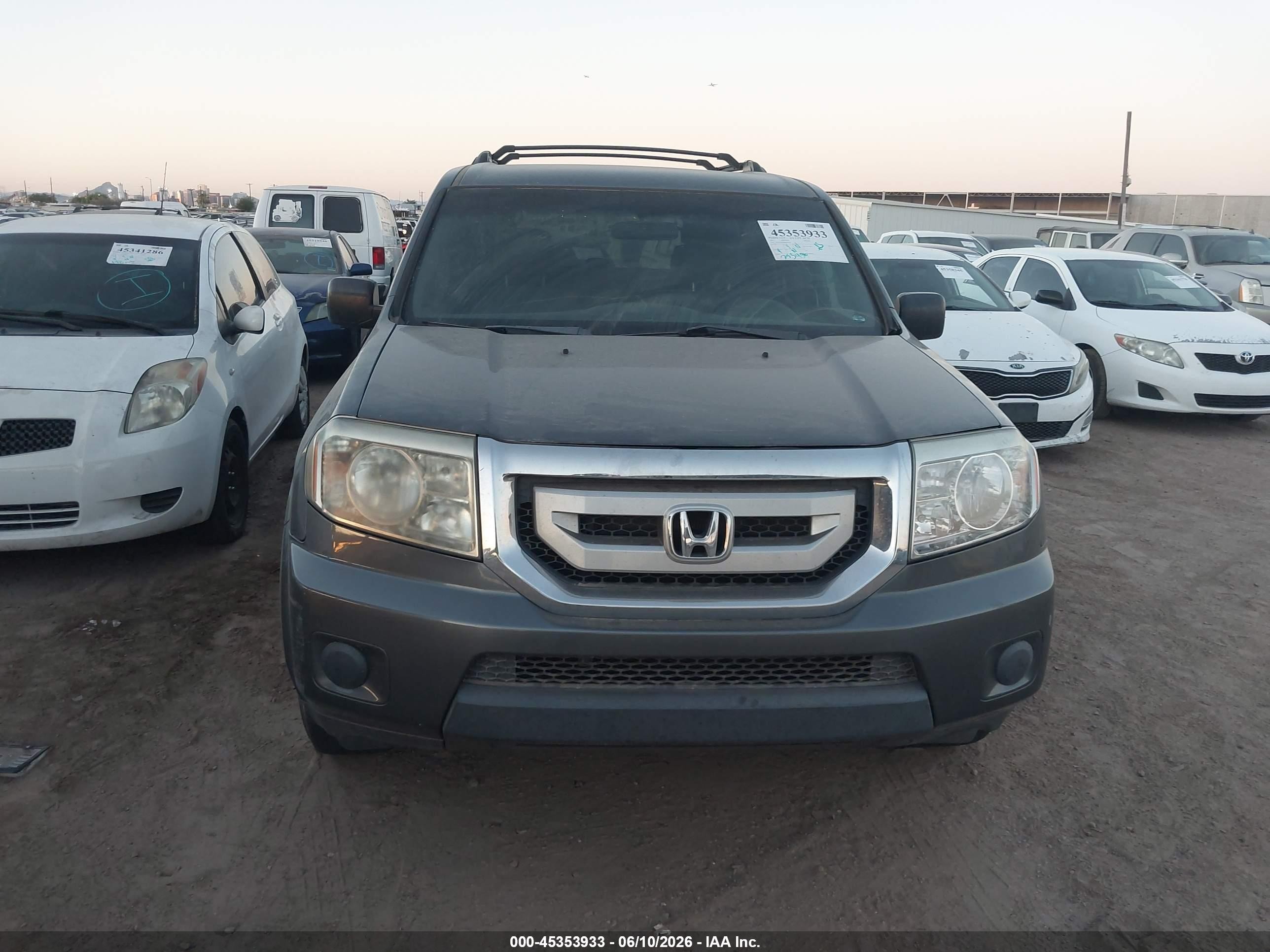 2011 Honda Pilot Lx Серый vin: 5FNYF3H29BB030160