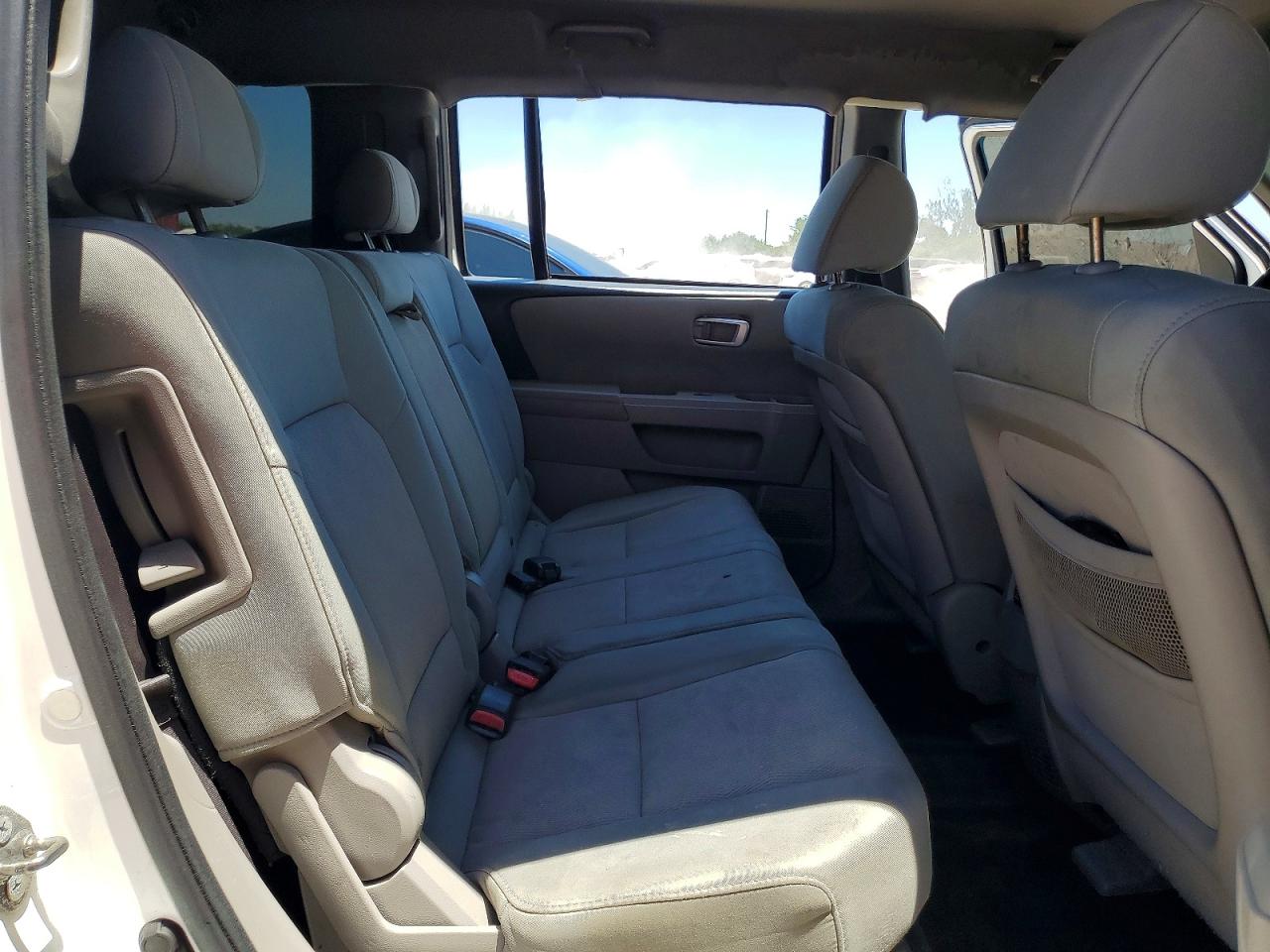 2011 Honda Pilot Lx White vin: 5FNYF3H29BB049954
