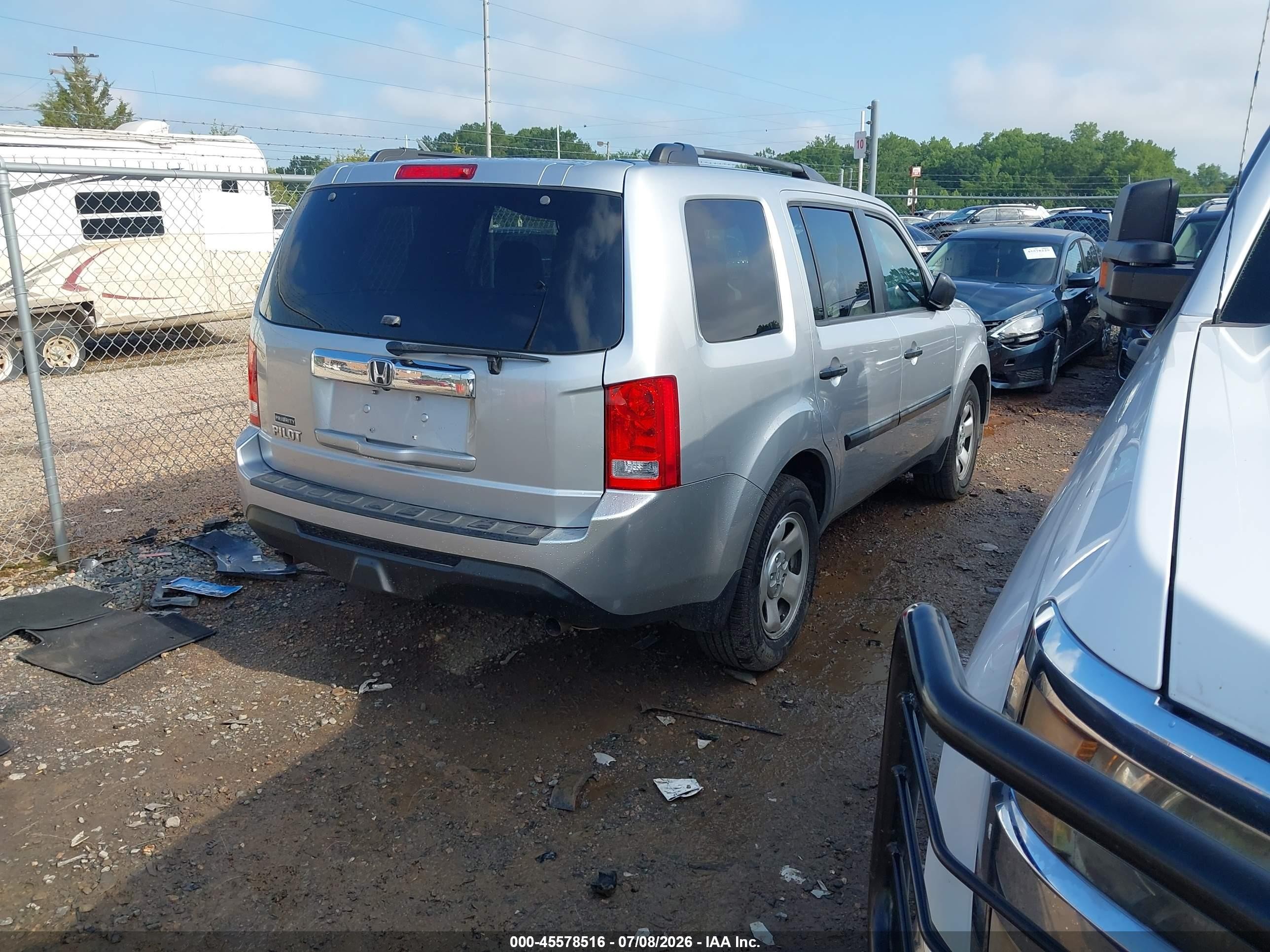 2013 Honda Pilot Lx Silver vin: 5FNYF3H29DB042196