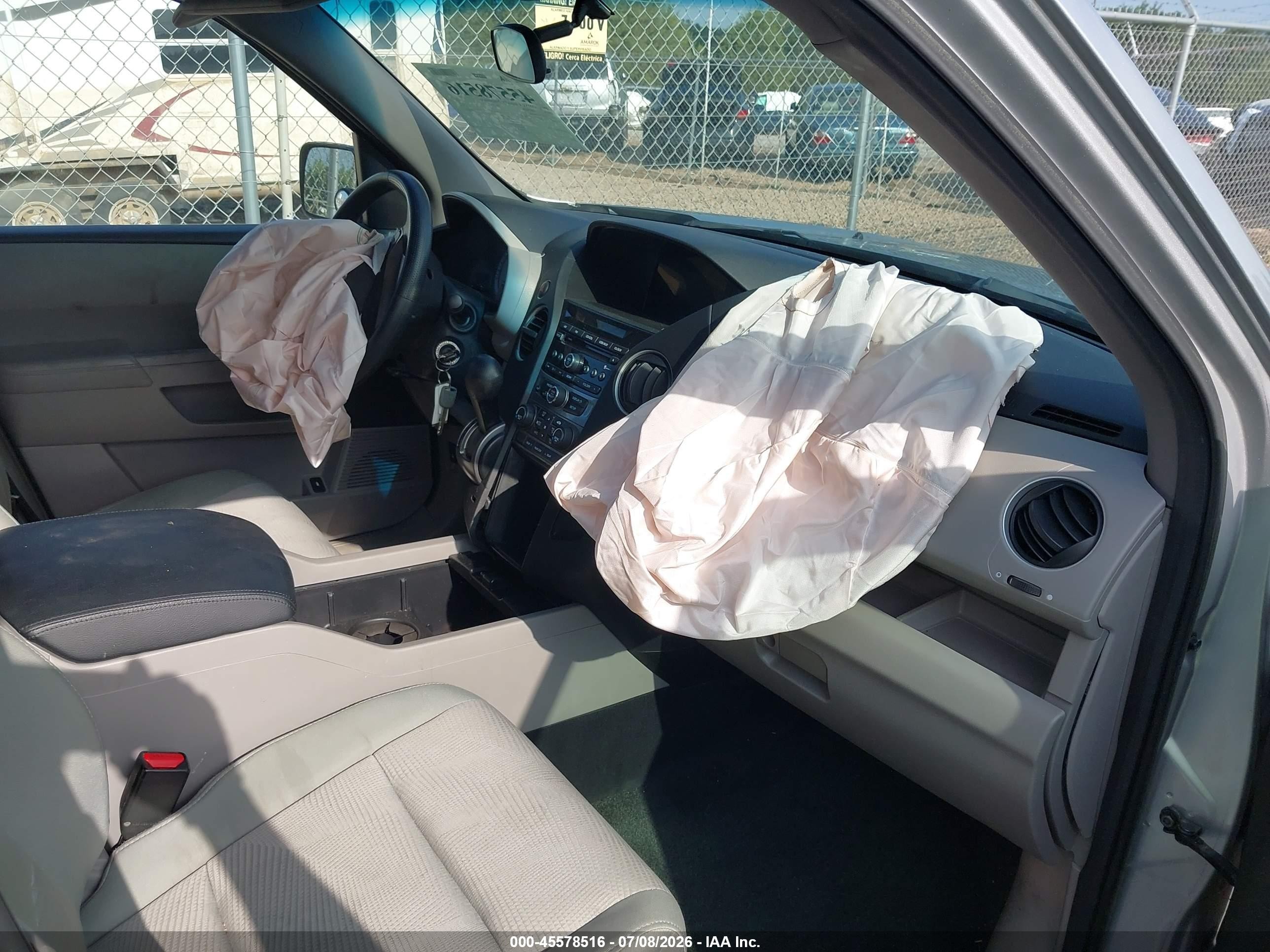 2013 Honda Pilot Lx Silver vin: 5FNYF3H29DB042196