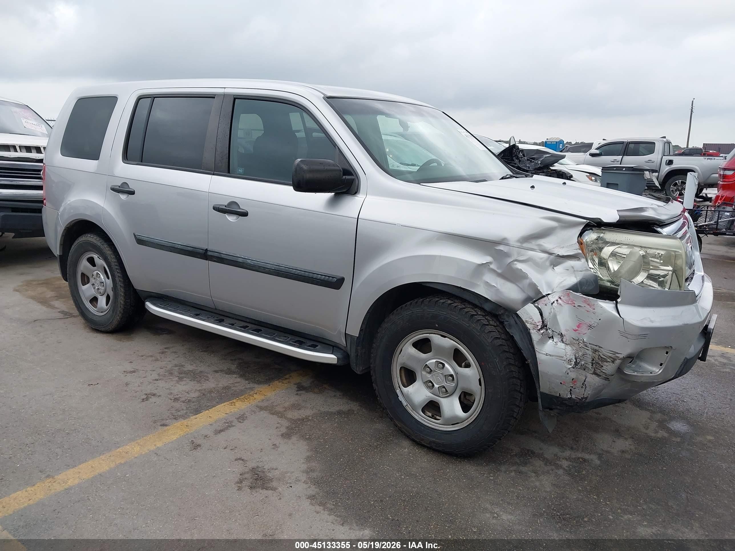 2011 Honda Pilot Lx Silver vin: 5FNYF3H2XBB053169