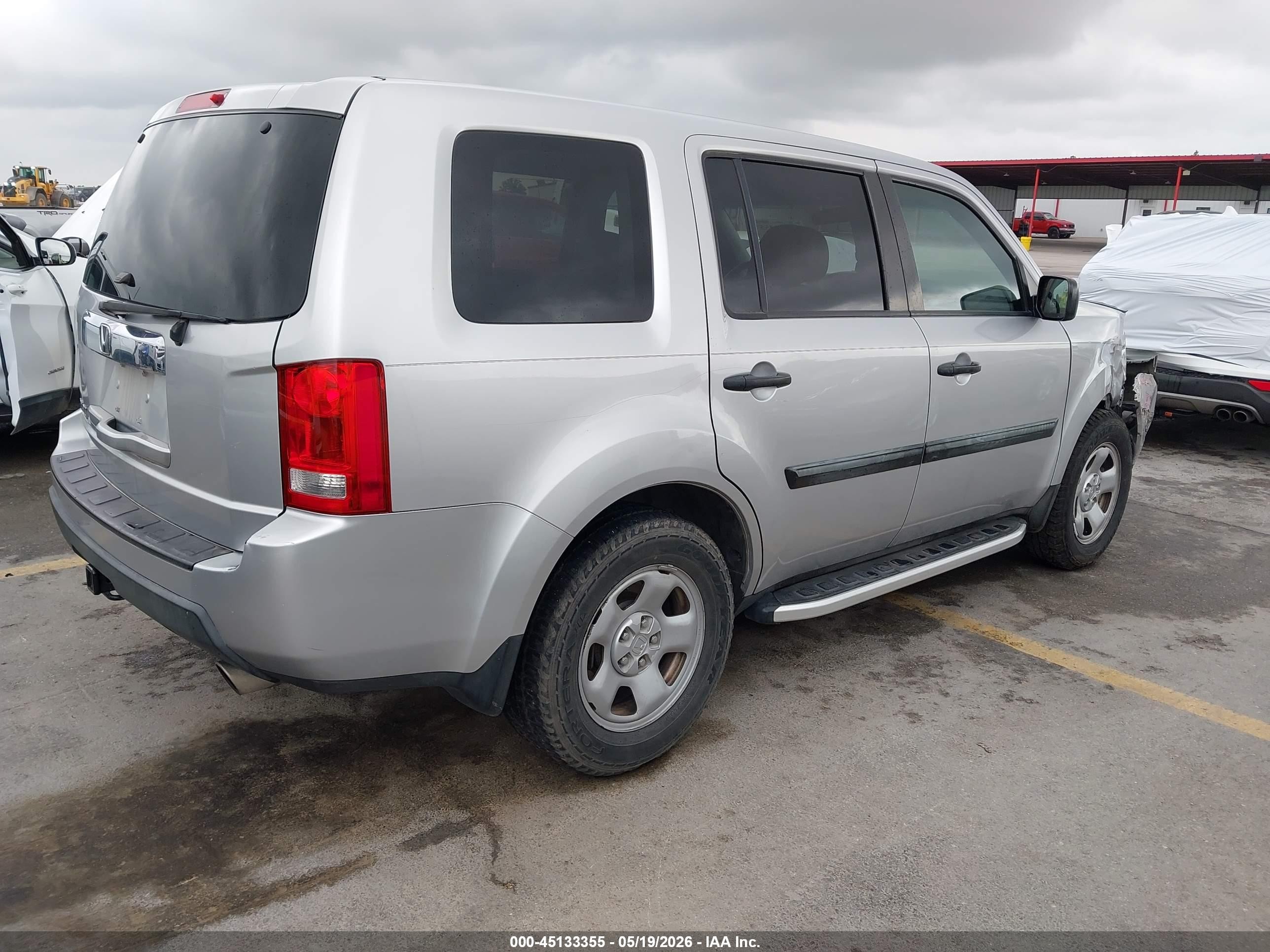 2011 Honda Pilot Lx Silver vin: 5FNYF3H2XBB053169