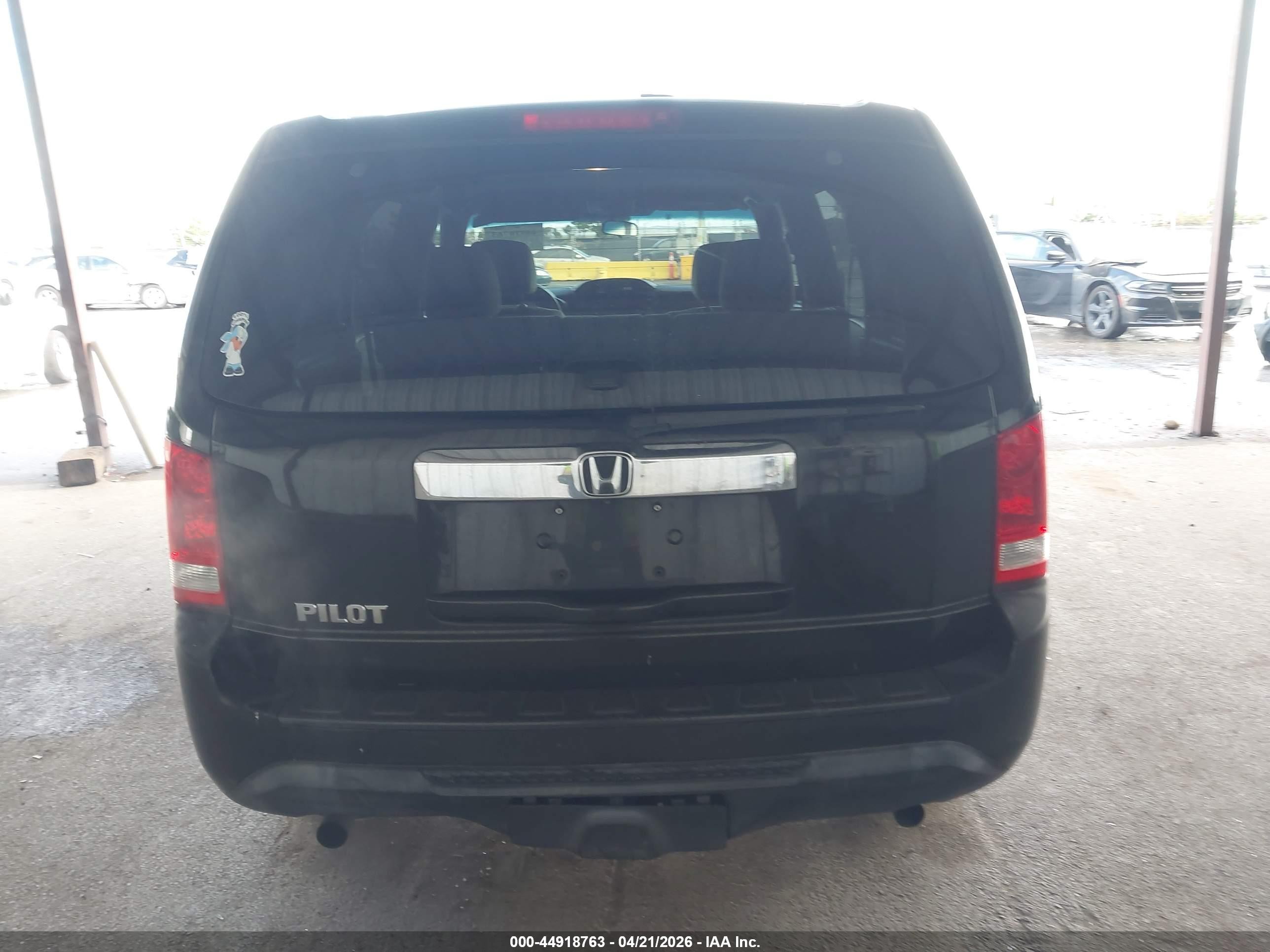 2015 Honda Pilot Lx Черный vin: 5FNYF3H2XFB029766
