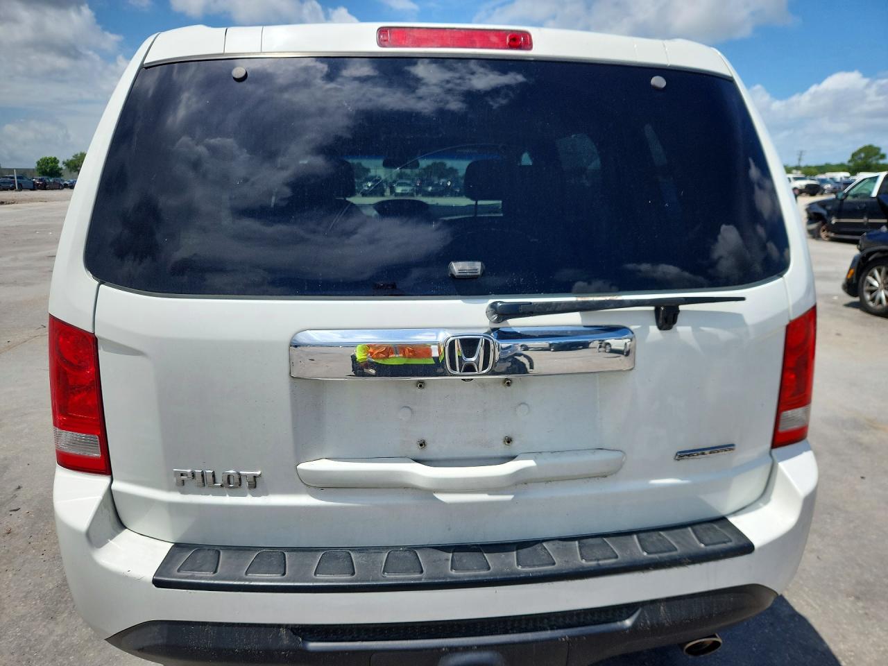 2015 Honda Pilot Se White vin: 5FNYF3H30FB026917