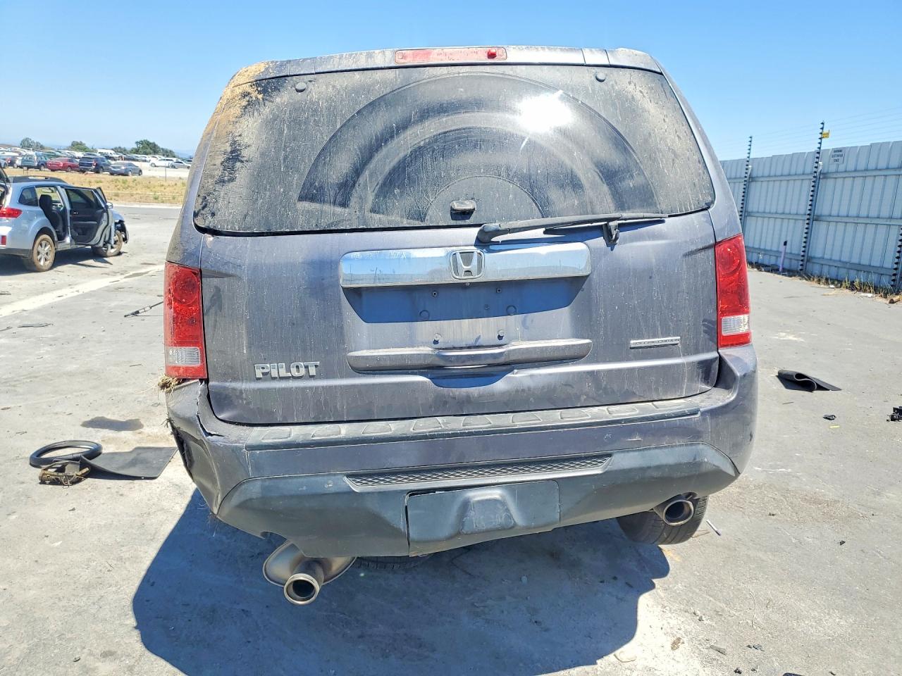 2015 Honda Pilot Se Gray vin: 5FNYF3H34FB014219