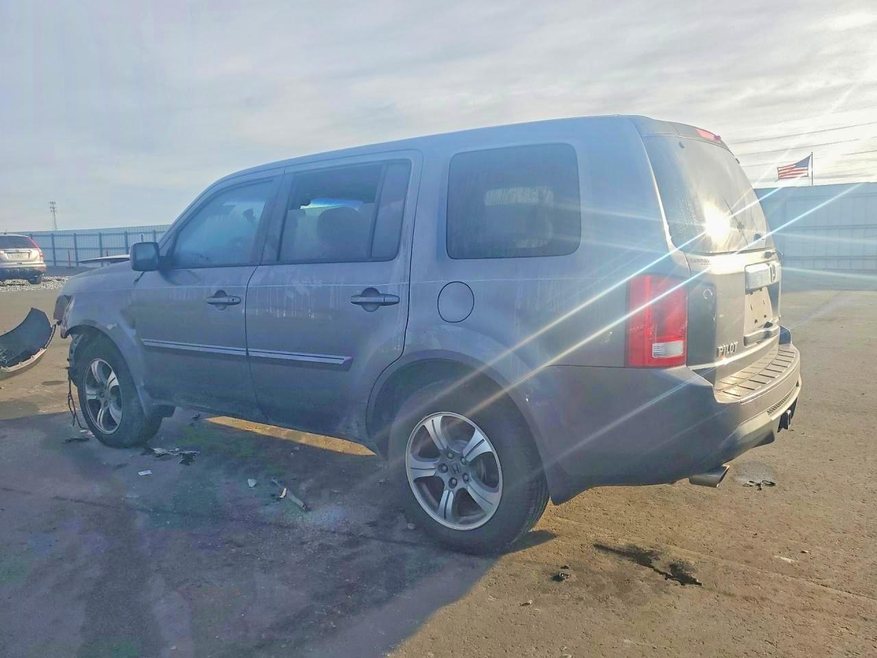 2015 Honda Pilot Se Charcoal vin: 5FNYF3H36FB026422
