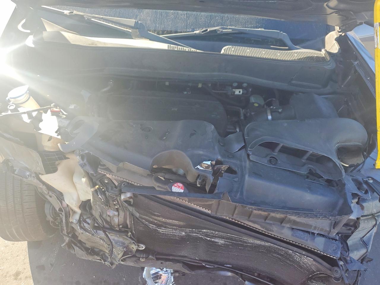 2015 Honda Pilot Se Charcoal vin: 5FNYF3H36FB026422