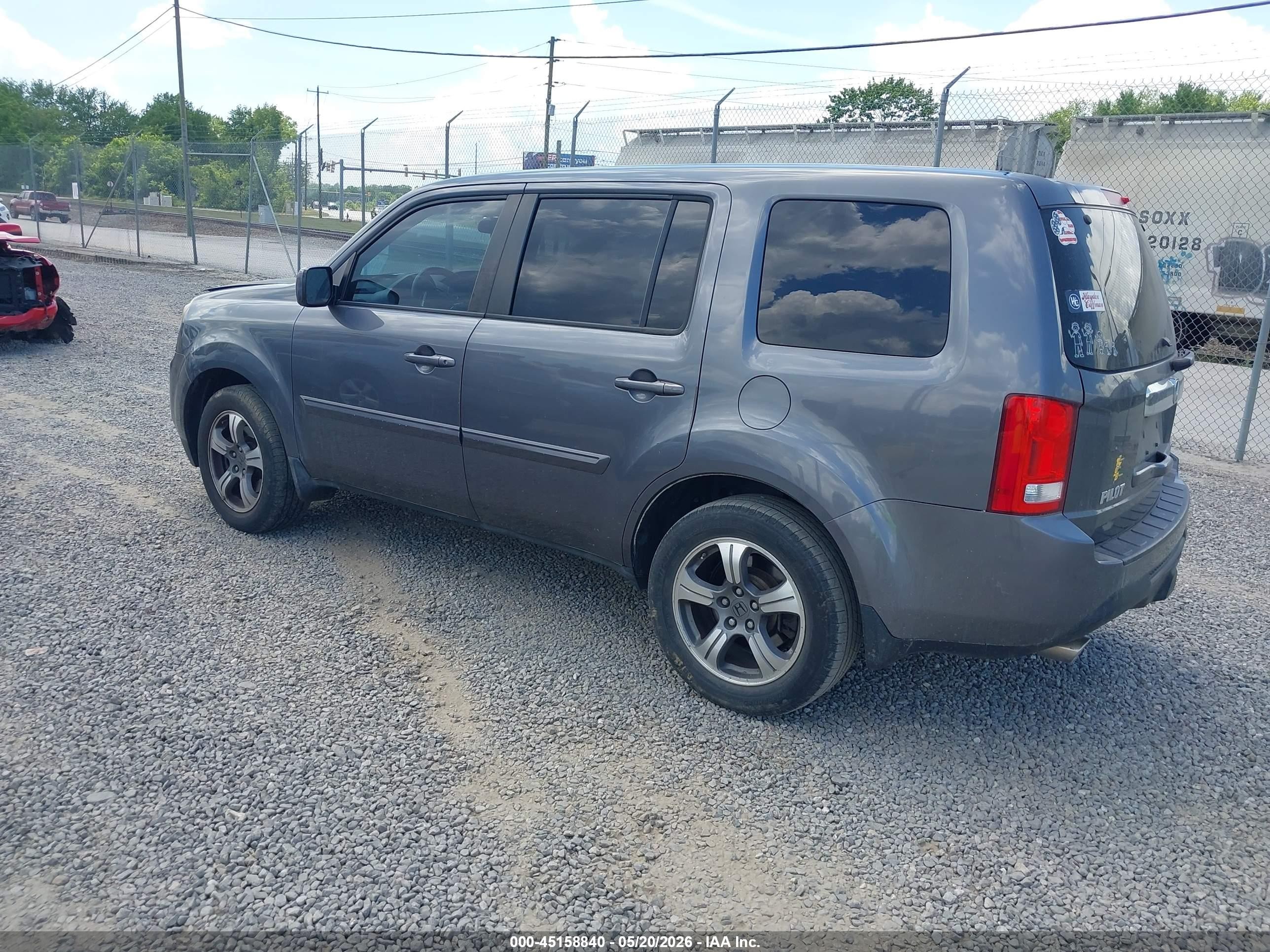 2015 Honda Pilot Se Gray vin: 5FNYF3H38FB034733