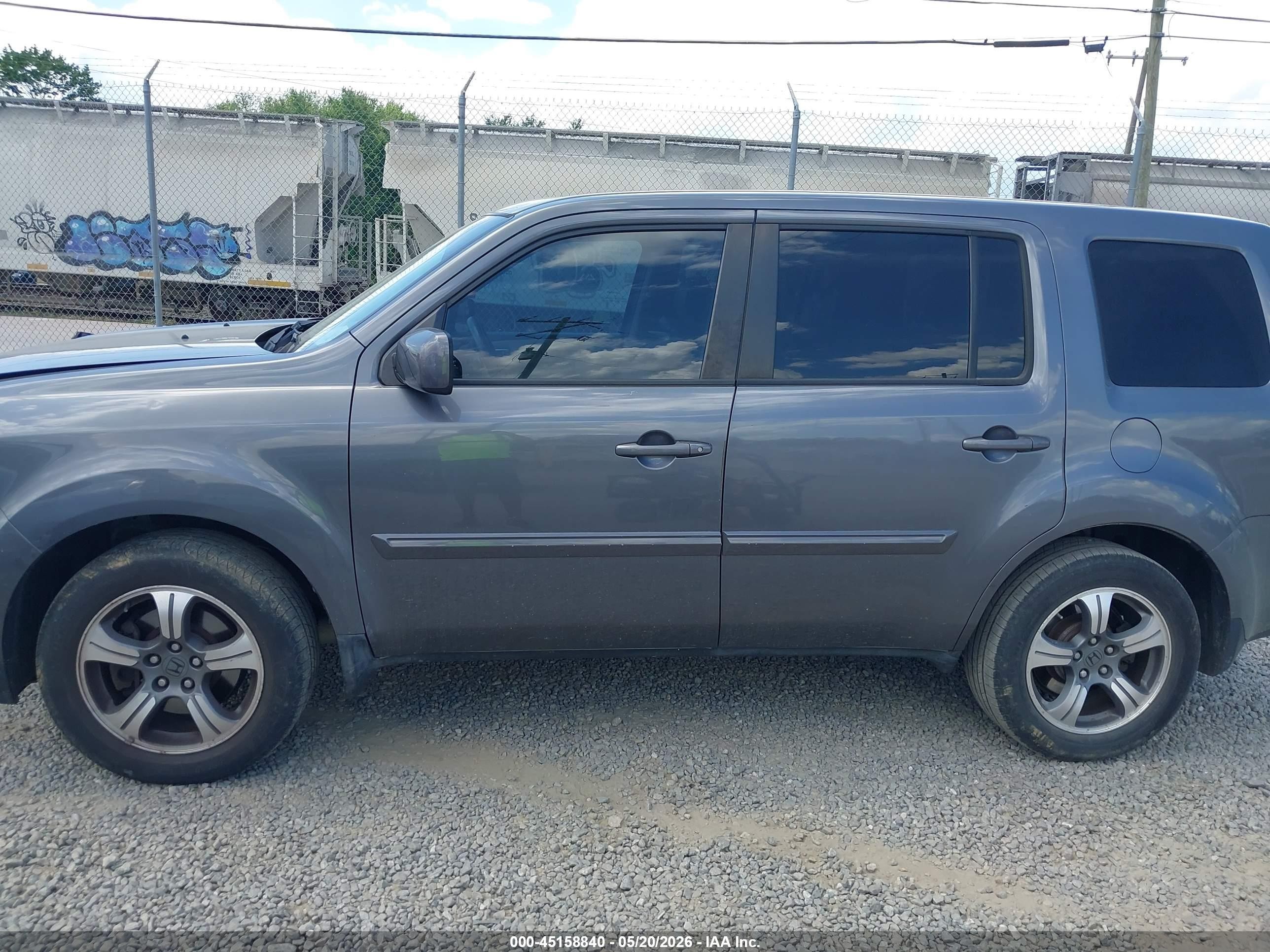 2015 Honda Pilot Se Gray vin: 5FNYF3H38FB034733