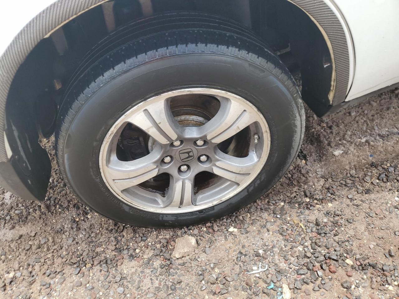 2015 Honda Pilot Se White vin: 5FNYF3H3XFB009378 Damage: Right Rear Wheel, Curb Rash, > 12 Inches