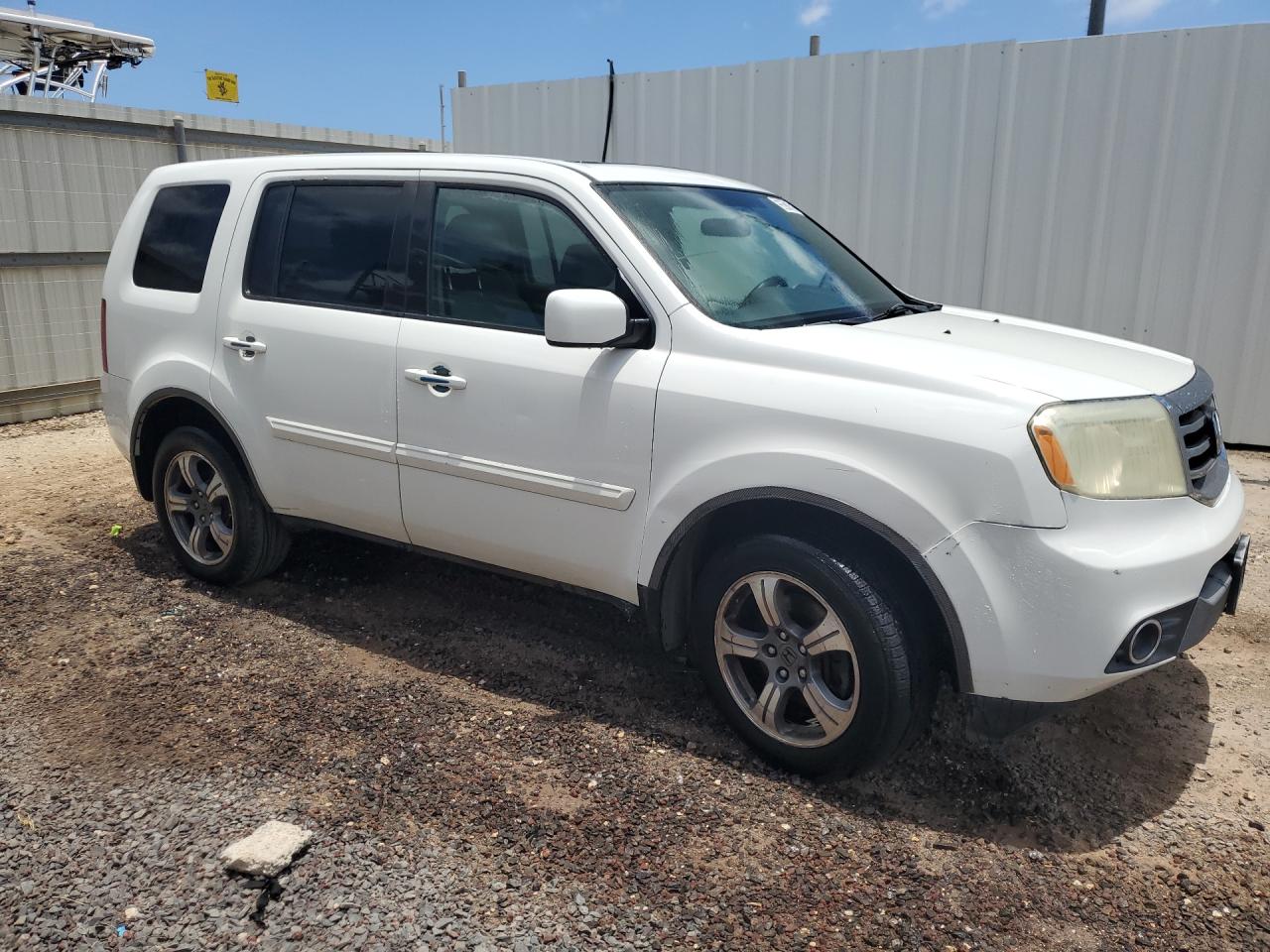 2015 Honda Pilot Se White vin: 5FNYF3H3XFB009378 Damage: Right Front Fender, Dent(S) W/No Paint Dmg, Pdr-1 Dent