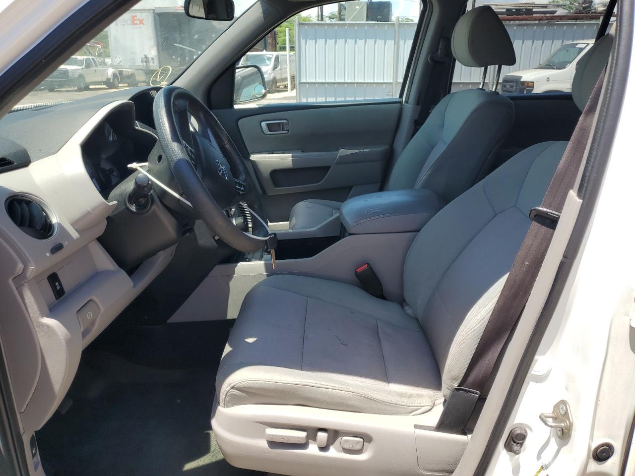 2015 Honda Pilot Se White vin: 5FNYF3H3XFB009378 Damage: Left Front Seat Cushion, Stained, Permanent