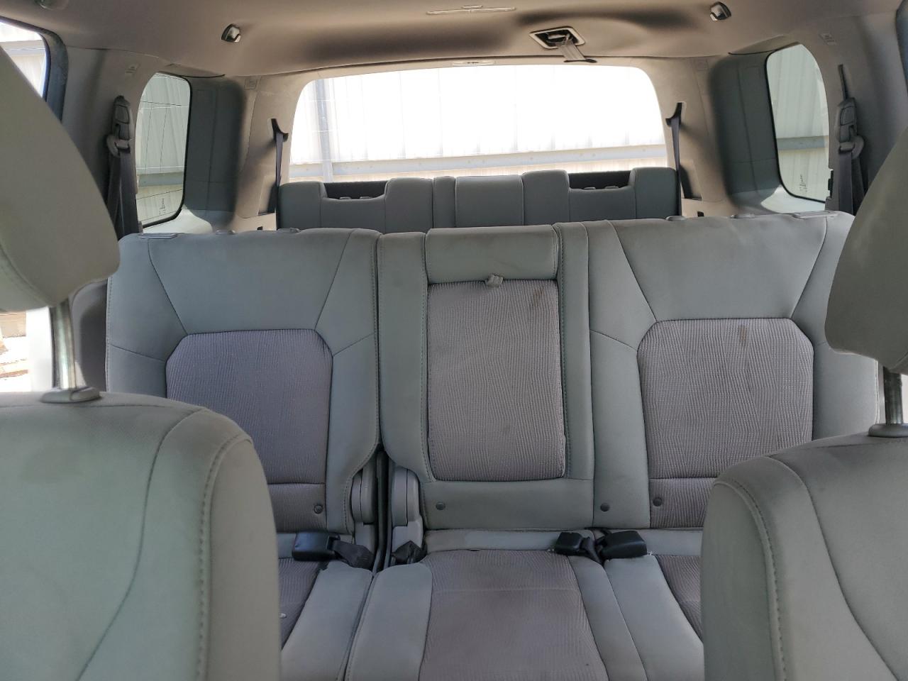 2015 Honda Pilot Se White vin: 5FNYF3H3XFB009378 Damage: Left Rear Headrest, Missing, Replacement Required