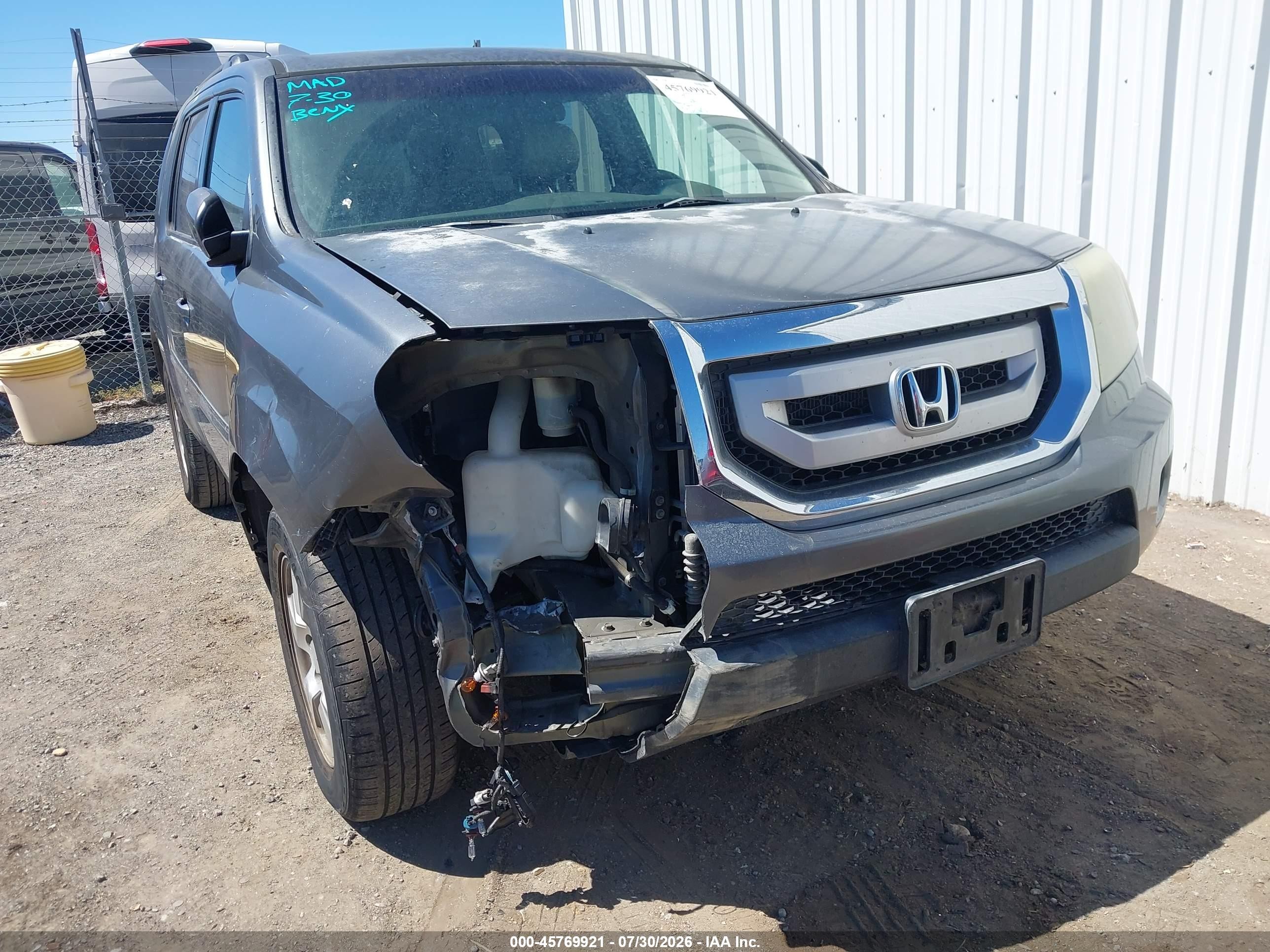 2011 Honda Pilot Ex Gray vin: 5FNYF3H40BB003267