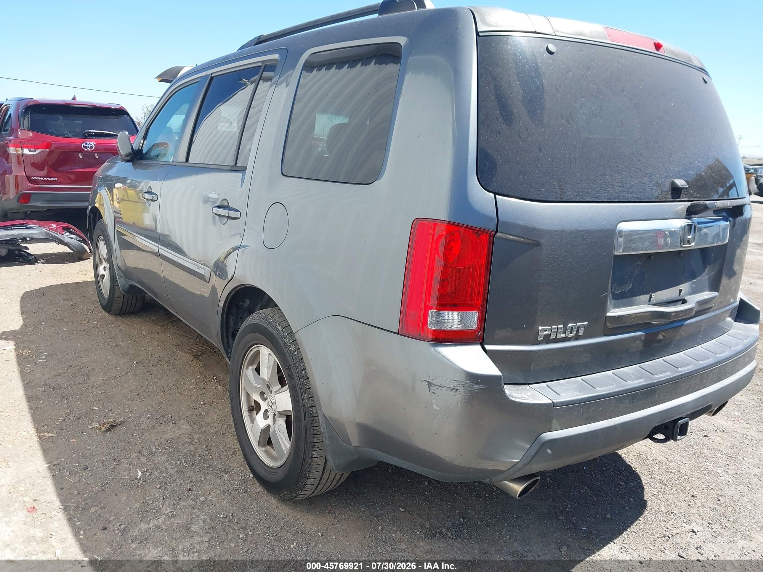 2011 Honda Pilot Ex Gray vin: 5FNYF3H40BB003267