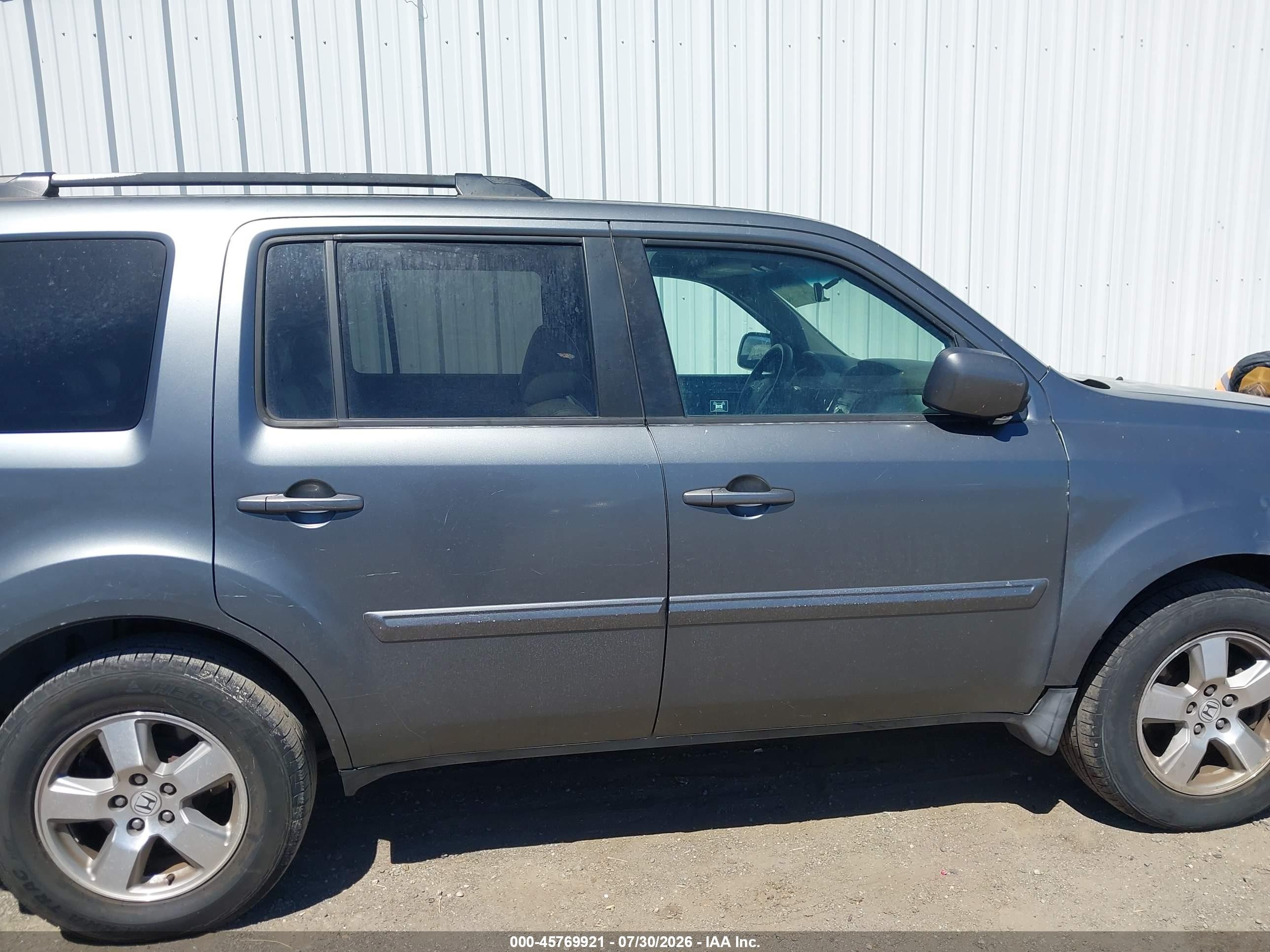 2011 Honda Pilot Ex Gray vin: 5FNYF3H40BB003267