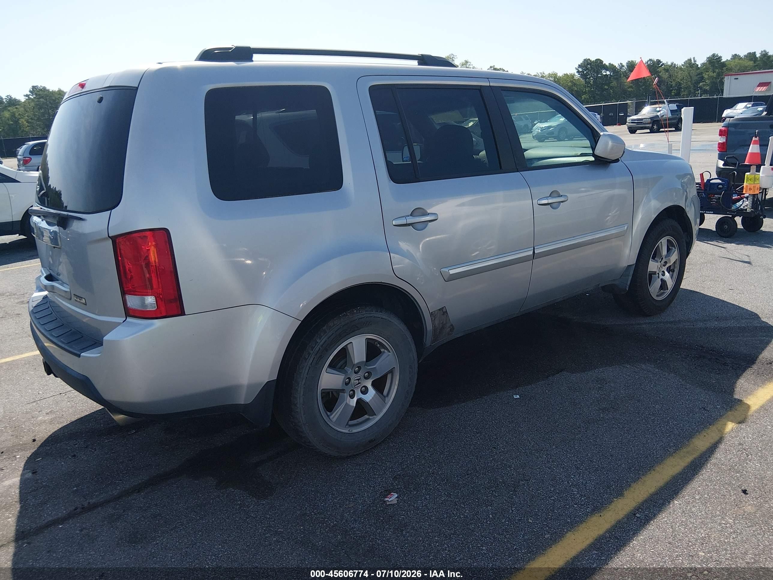 2011 Honda Pilot Ex Silver vin: 5FNYF3H40BB026662