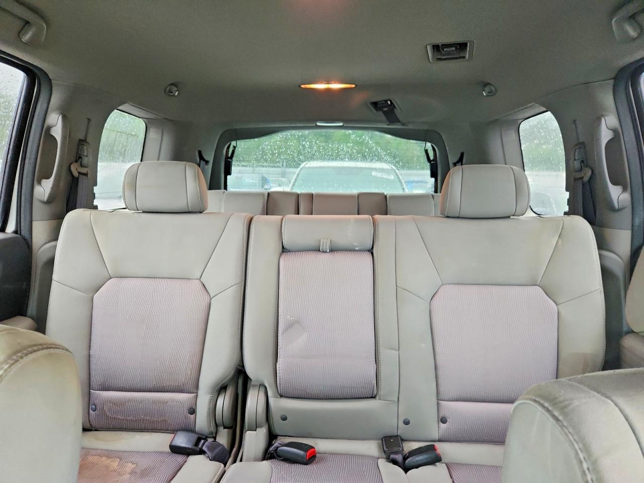 2011 Honda Pilot Ex Silver vin: 5FNYF3H42BB052082