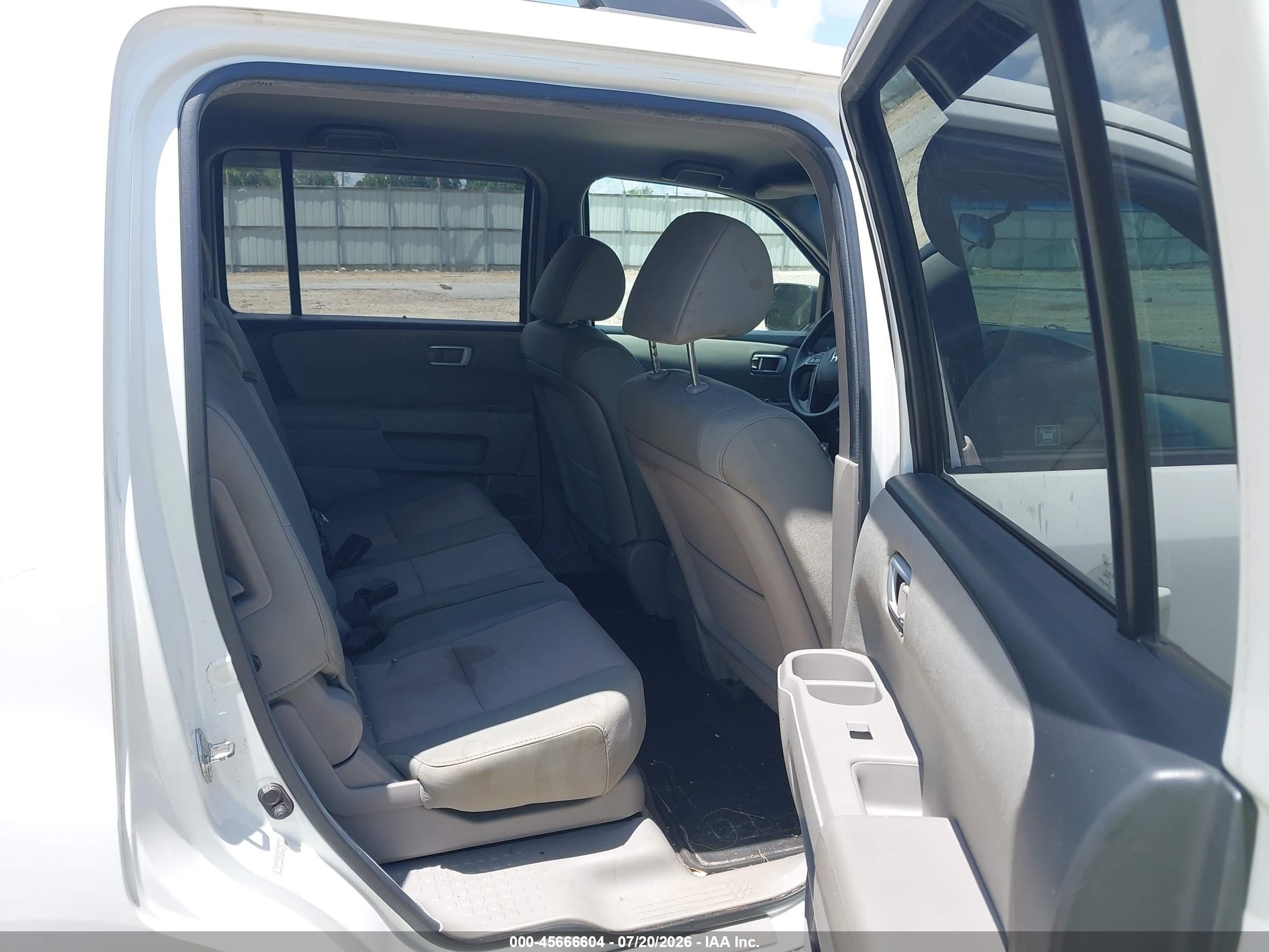 2012 Honda Pilot Ex White vin: 5FNYF3H42CB012960