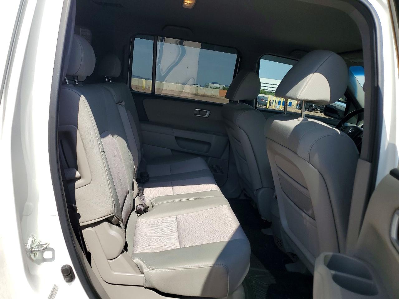 2011 Honda Pilot Ex White vin: 5FNYF3H43BB049353